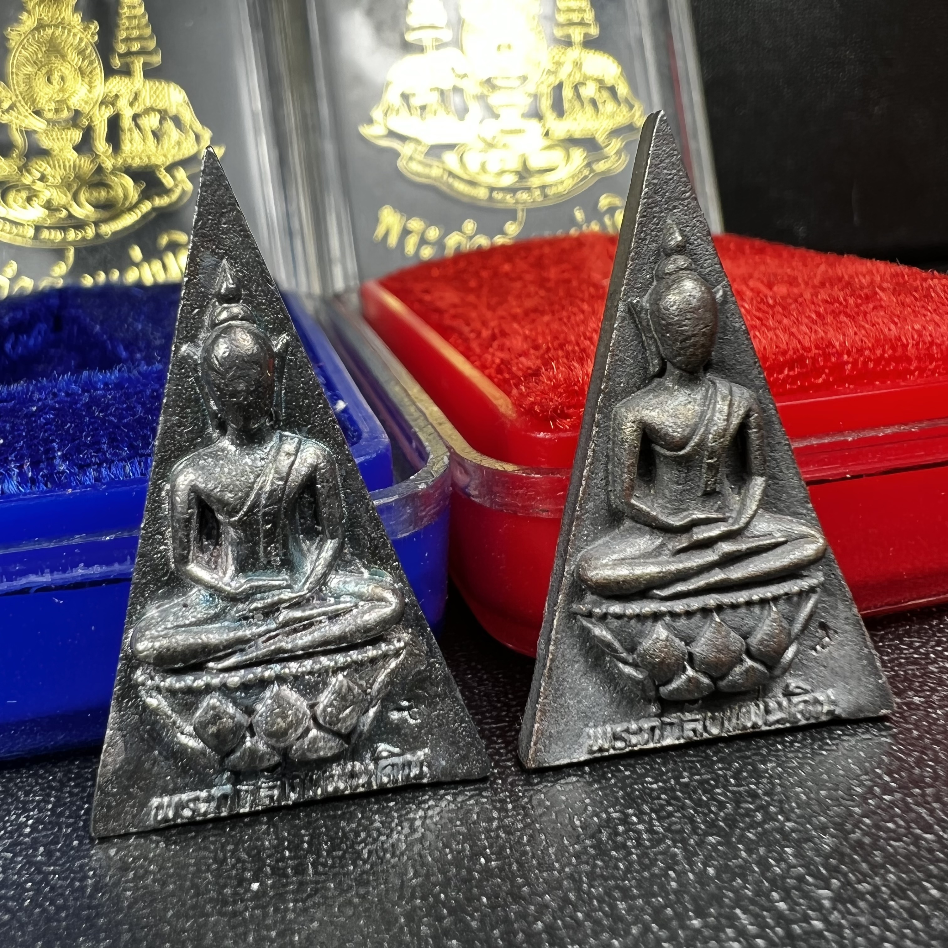 พระกำลังแผ่นดิน (สมเด็จจิตรลดา2) จัดสร้างเฉลิมพระเกียรติ ร.9 ครองราชย์ 50 ปี 2539 เนื้อเงิน+เนื้อนวโลหะ(สร้างน้อยหายาก)พร้อมกล่องบรรจุเดิม(1ใน2539องค์)