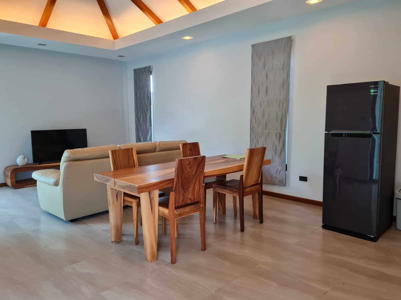 For Rent : Nai Yang, luxury Private Pool Villa, 2 bedrooms 2 bathrooms, Garden View.