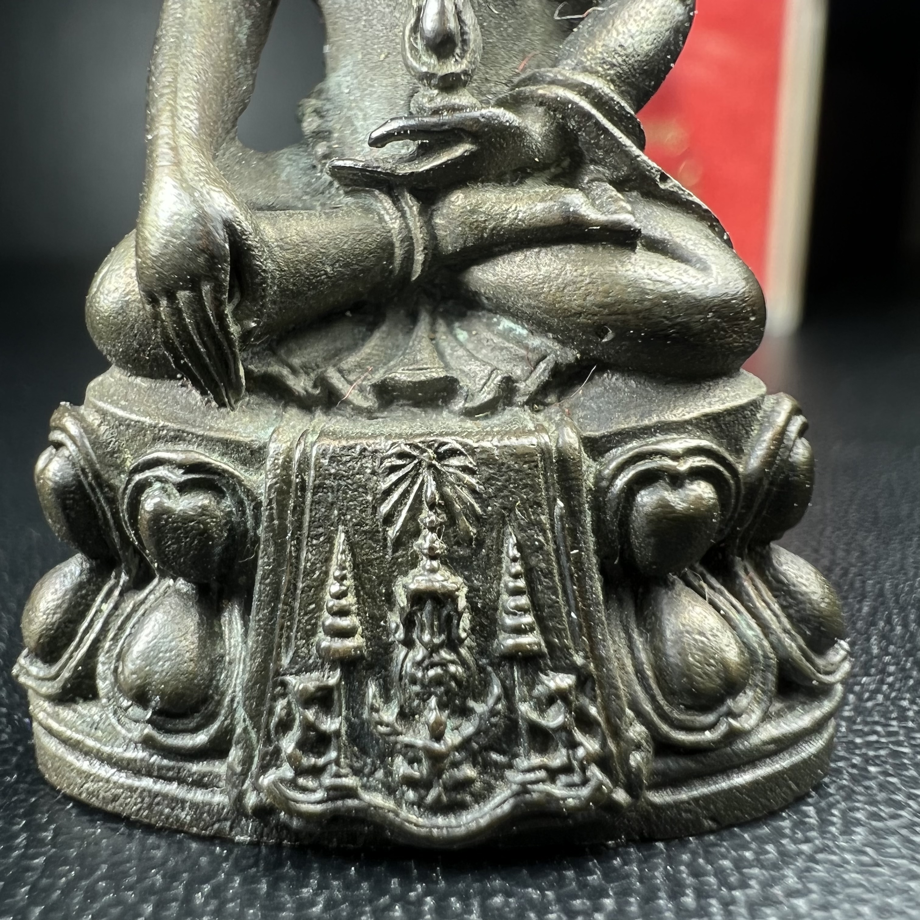 พระกริ่งปรมาภรณ์พุทธปัญญา(พระกริ่งศรีนคร 2) จัดสร้างเนื่องในมหามงคลสมัยเฉลิมพระชมน์พรรษา 5 รอบ องค์พระบาทสมเด็จพระเจ้าอยู่หัวรัชกาลที่9 ปี 2530 เนื้อนวโลหะ (ออกแบบโดยนายช่างเกษม มงคลเจริญ มีพระอาจารย์ไสว วัดราชนัดดา กรุงเทพ เป็นเจ้าพิธีครั้งสุดท้าย)