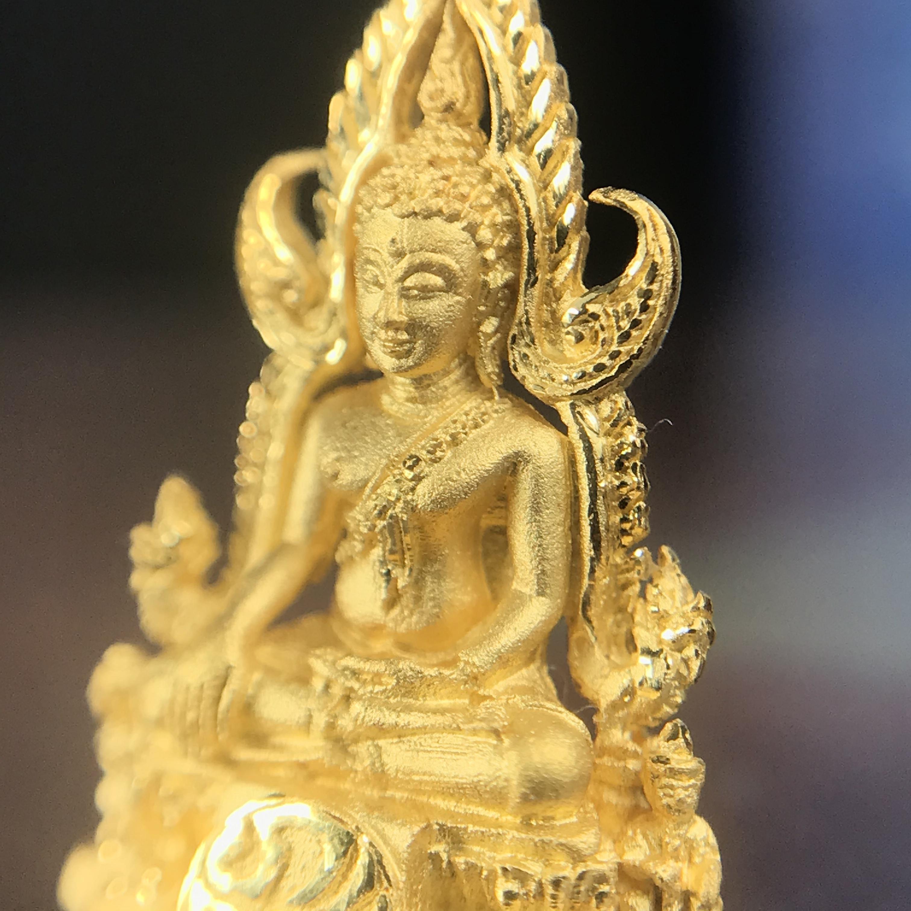 พระพุทธชินราช ภปร. โครงการ เพราะแผ่นดินนี้คือแผ่นดินเกิด ปี2551 เนื้อทองคำ 96.5%(น้ำหนัก 2.6 กรัม) ขนาดหน้าตัก1/4นิ้ว (สวยงามทรงคุณค่าหายาก)1 ใน 5000องค์