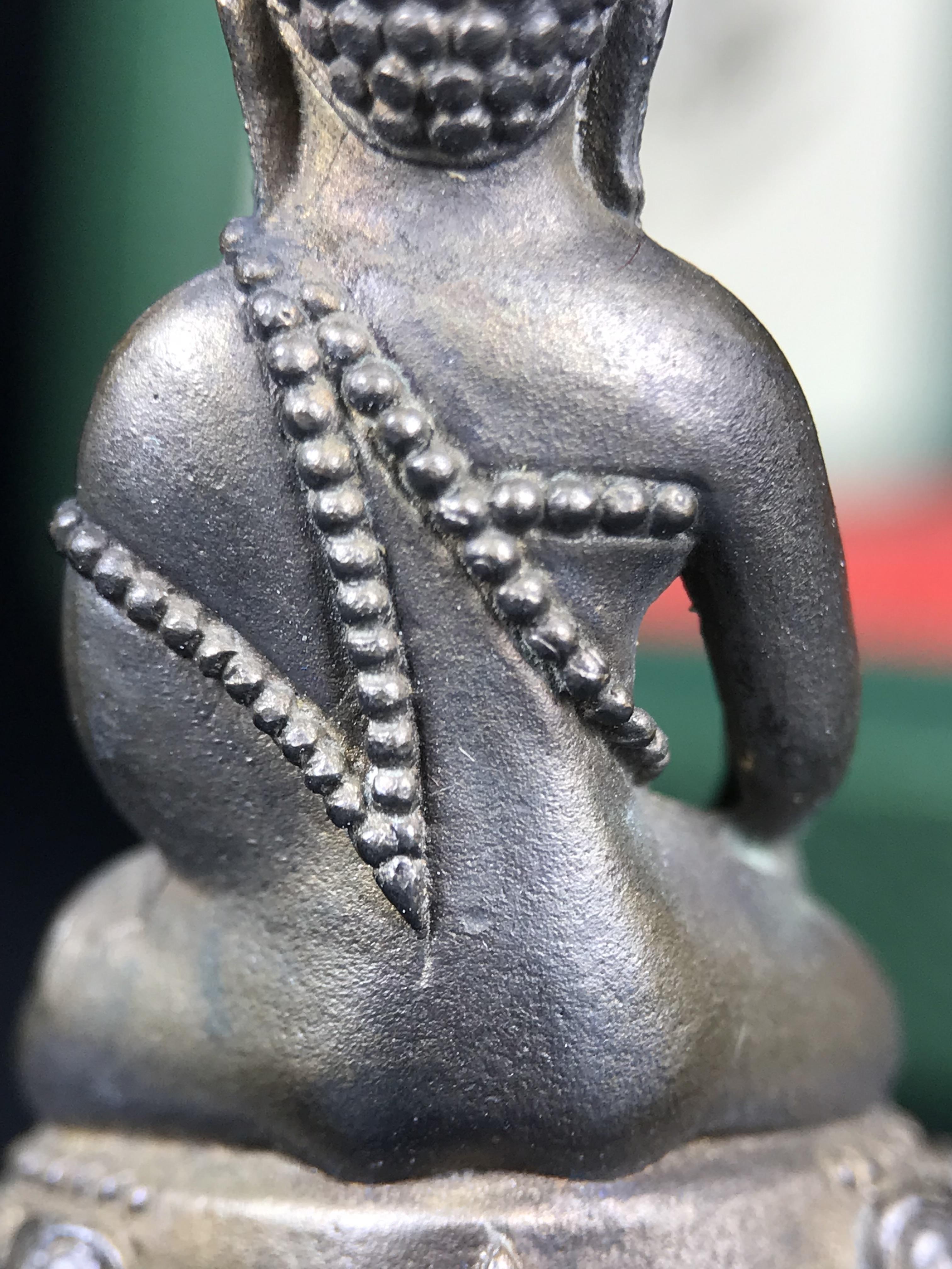 พระกริ่งวาสนา สมเด็จพระสังฆราช(วาสน์)วัดราชบพิธฯ ปี 2531 เนื้อนวโลหะ สร้างเป็นที่ระลึกในคราวที่สมเด็จพระอริยวงศาคตญาณ สมเด็จพระสังฆราช(วาสน์ วาสโน)มีพระชนมายุครบ90พรรษา(ในหลวง ร.9 เสด็จในพิธี)งานแกะแม่พิมพ์โดย นายช่างเกษม มงคลเจริญ)(1ใน1991องค์)