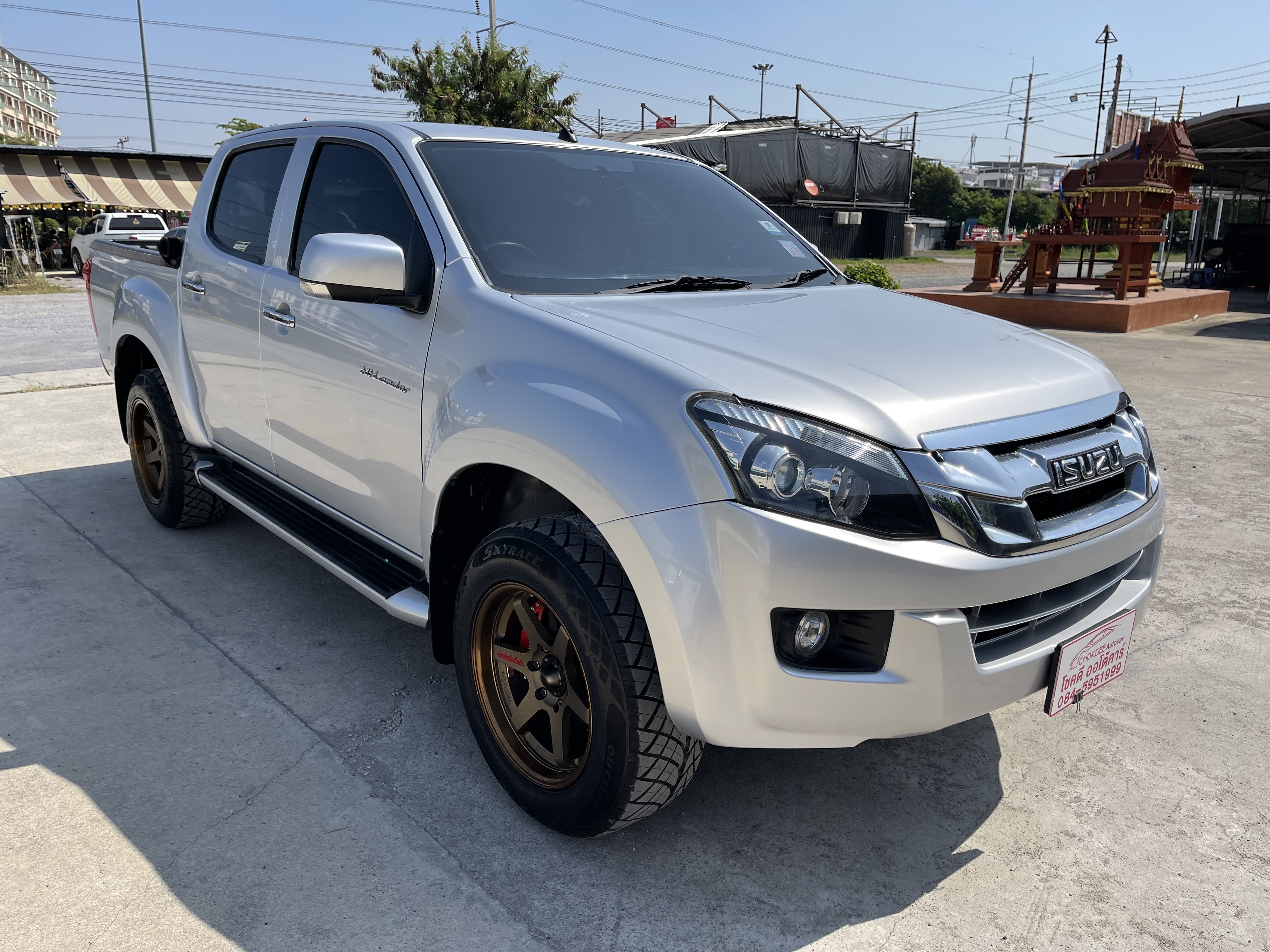 Isuzu Dmax All New 4ประตู Hilander 2.5 Vgs Z Dvd 2013 เงิน