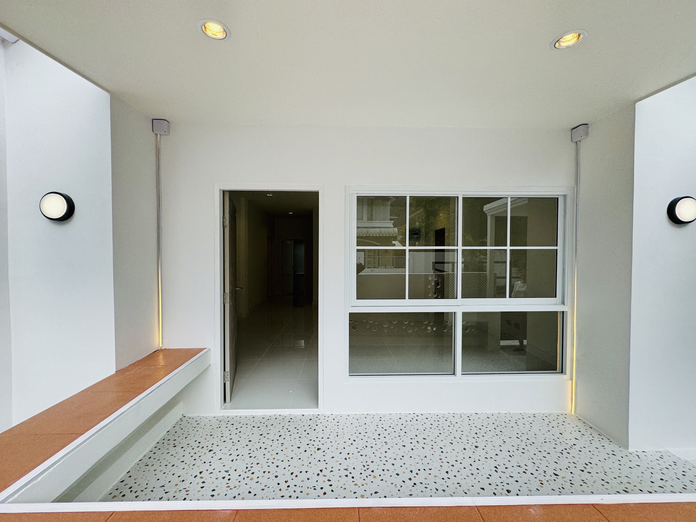 For Sale : Bypass, One-story semi-detached house, 3 Bedrooms 2 Bathrooms