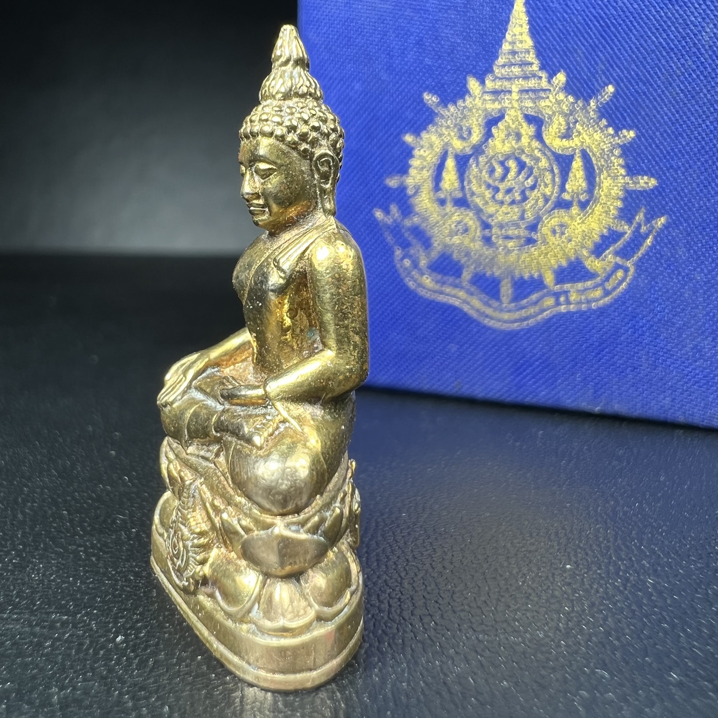 พระกริ่งไพรีพินาศ เฉลิมพระเกียรติ พระบาทสมเด็จพระเจ้าอยู่หัวรัชกาลที่9 พระชนมพรรษา 6 รอบ ปี2542เนื้อสัมฤทธิ์(บรรจุเหล็กไหล)ดีนอก-ดีใน