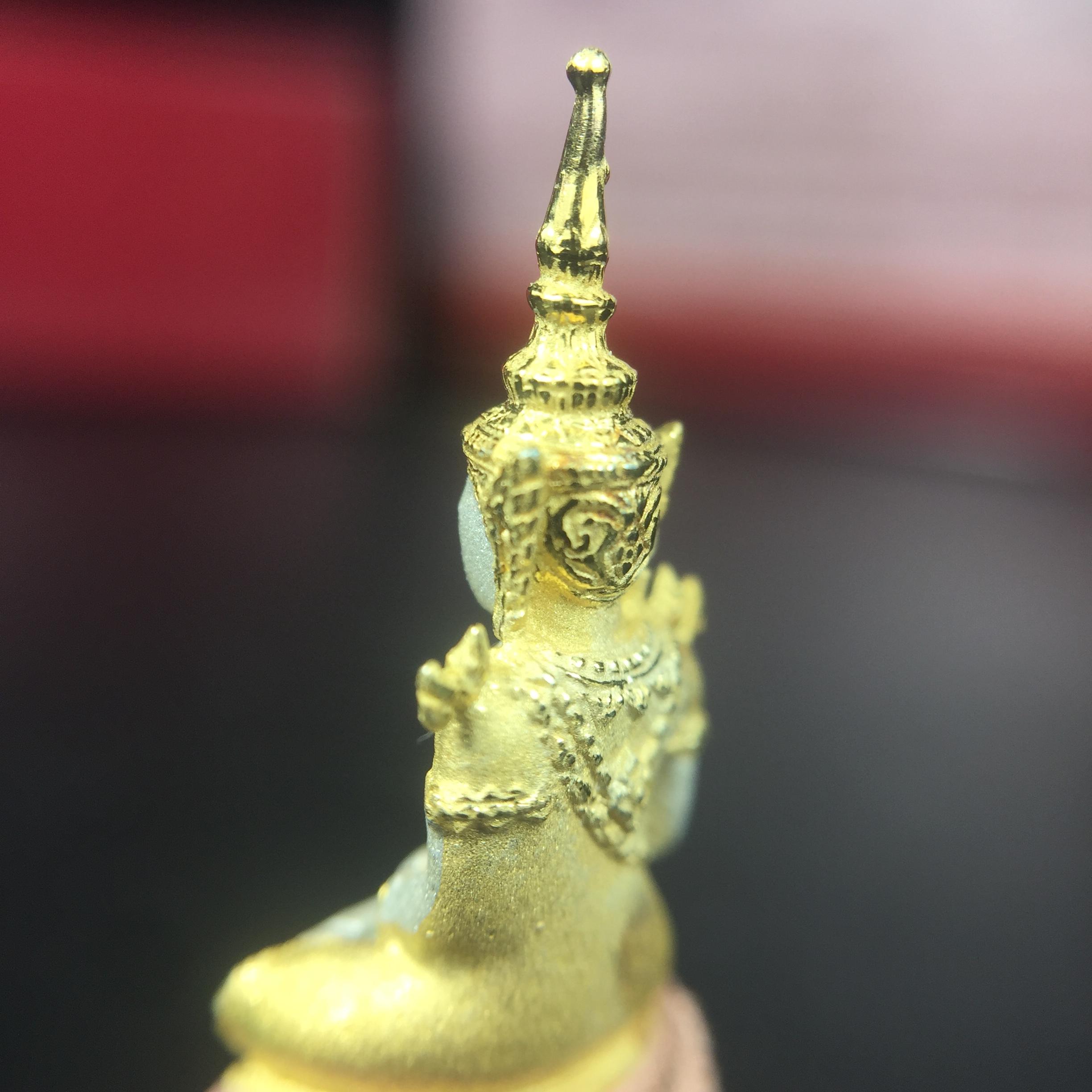 พระแก้วมรกต ภปร.(รุ่นแรก) ปี2545 รุ่นฉลองกรุงรัตนโกสินทร์ครบ 220 ปี เนื้อเงินสามกษัตริย์ พิมพ์เล็ก หล่อลอยองค์