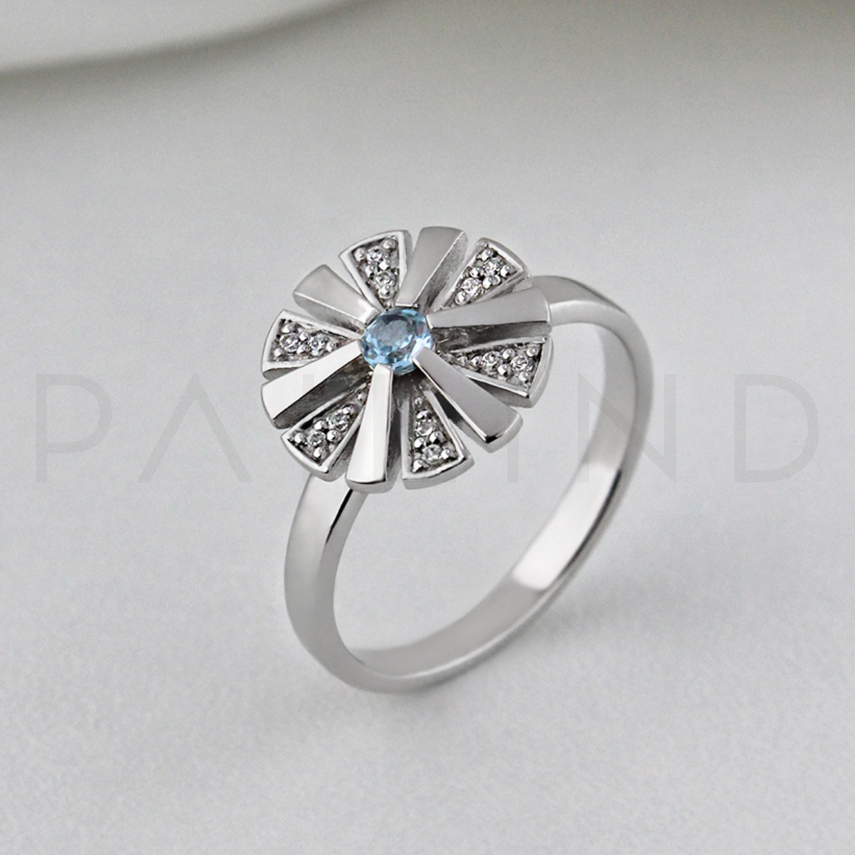 แหวนเงินชุบทองคำขาวประดับพลอย SKY BLUE TOPAZ ฝังเพชรรัสเซีย