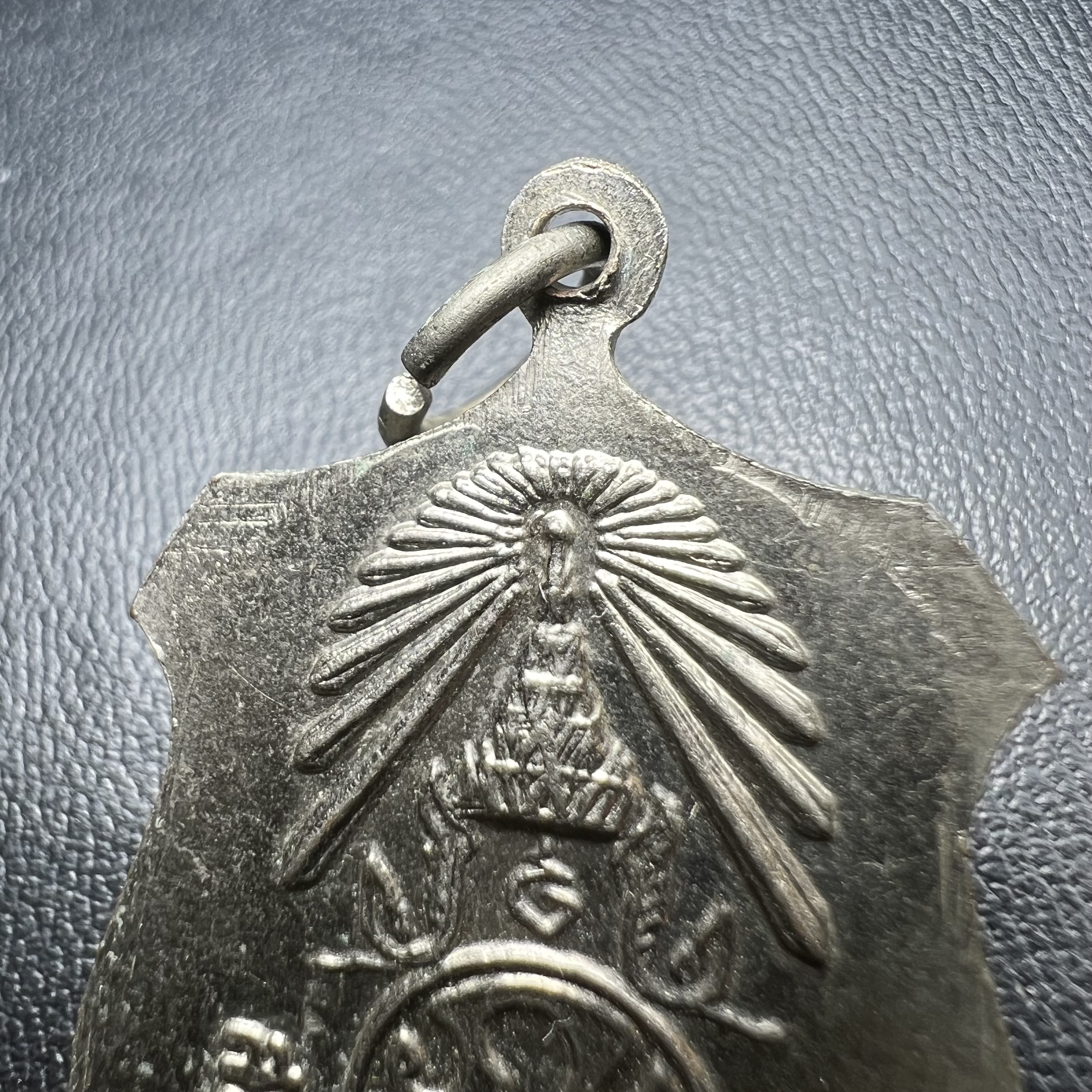 เหรียญในหลวงรัชกาลที่9 รุ่นจอมทัพไทย ปี2507 เจ้าคุณนรฯ วัดเทพศิรินทร์ อธิษฐานจิตปลุกเสก เนื้ออัลปาก้าชุบนิเกิ้ล