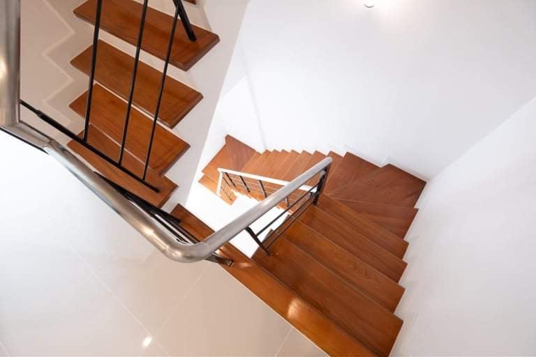 For Sales : Kohkaew, 3-Storey Commercial Builing, 4 Bedrooms 3 Bathrooms, 18 Sqw.