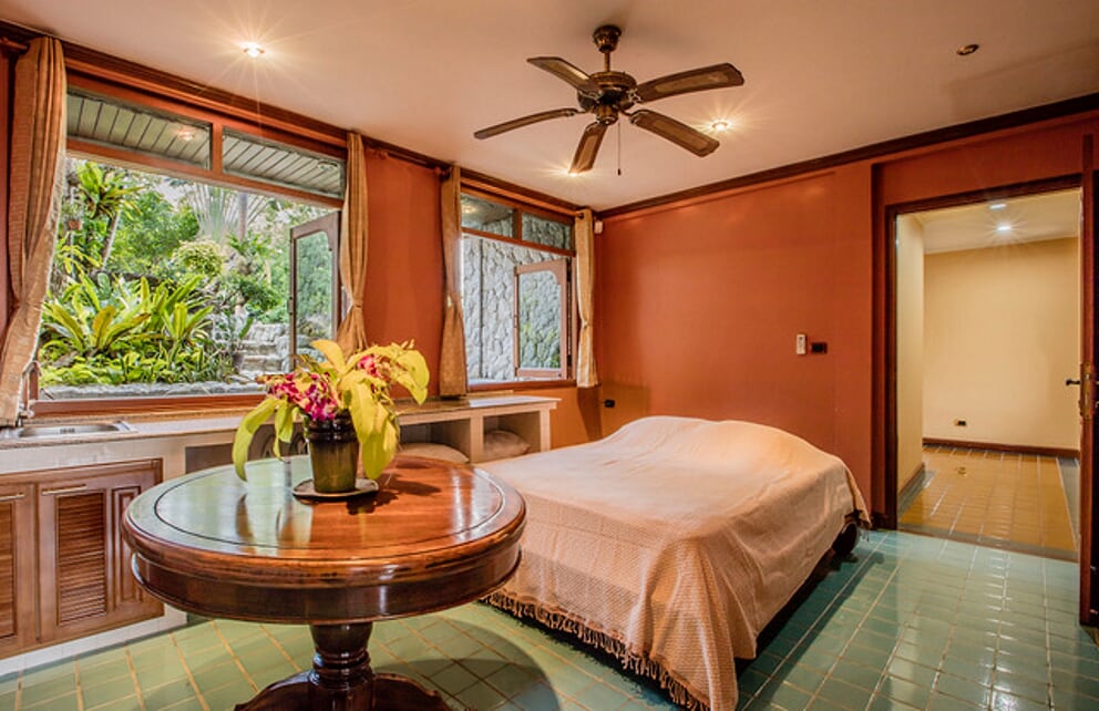 For Rent : Layan Beach Luxury Thai-Style Villa, 7 bedrooms 8 bathrooms