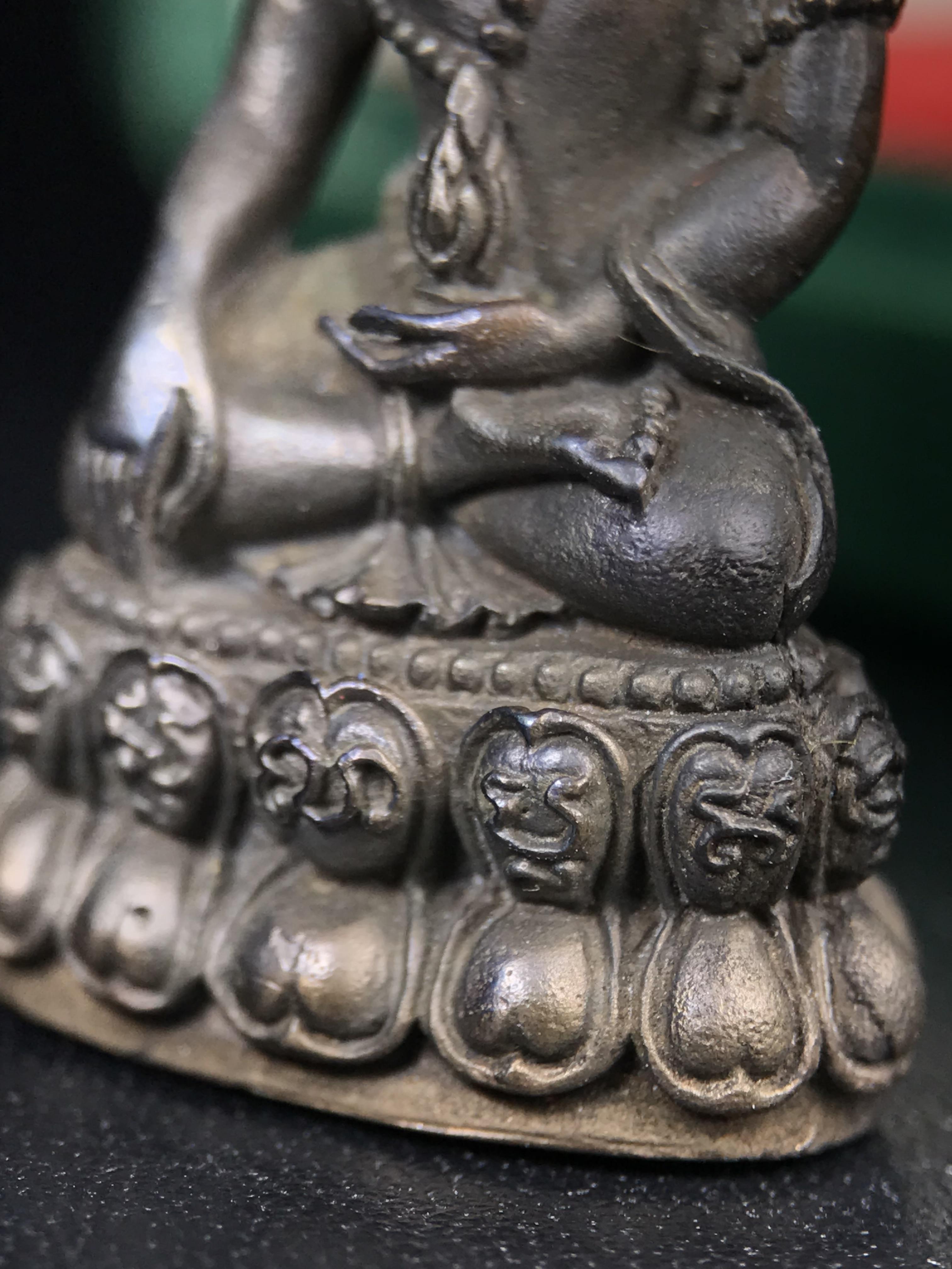 พระกริ่งวาสนา สมเด็จพระสังฆราช(วาสน์)วัดราชบพิธฯ ปี 2531 เนื้อนวโลหะ สร้างเป็นที่ระลึกในคราวที่สมเด็จพระอริยวงศาคตญาณ สมเด็จพระสังฆราช(วาสน์ วาสโน)มีพระชนมายุครบ90พรรษา(ในหลวง ร.9 เสด็จในพิธี)งานแกะแม่พิมพ์โดย นายช่างเกษม มงคลเจริญ)(1ใน1991องค์)