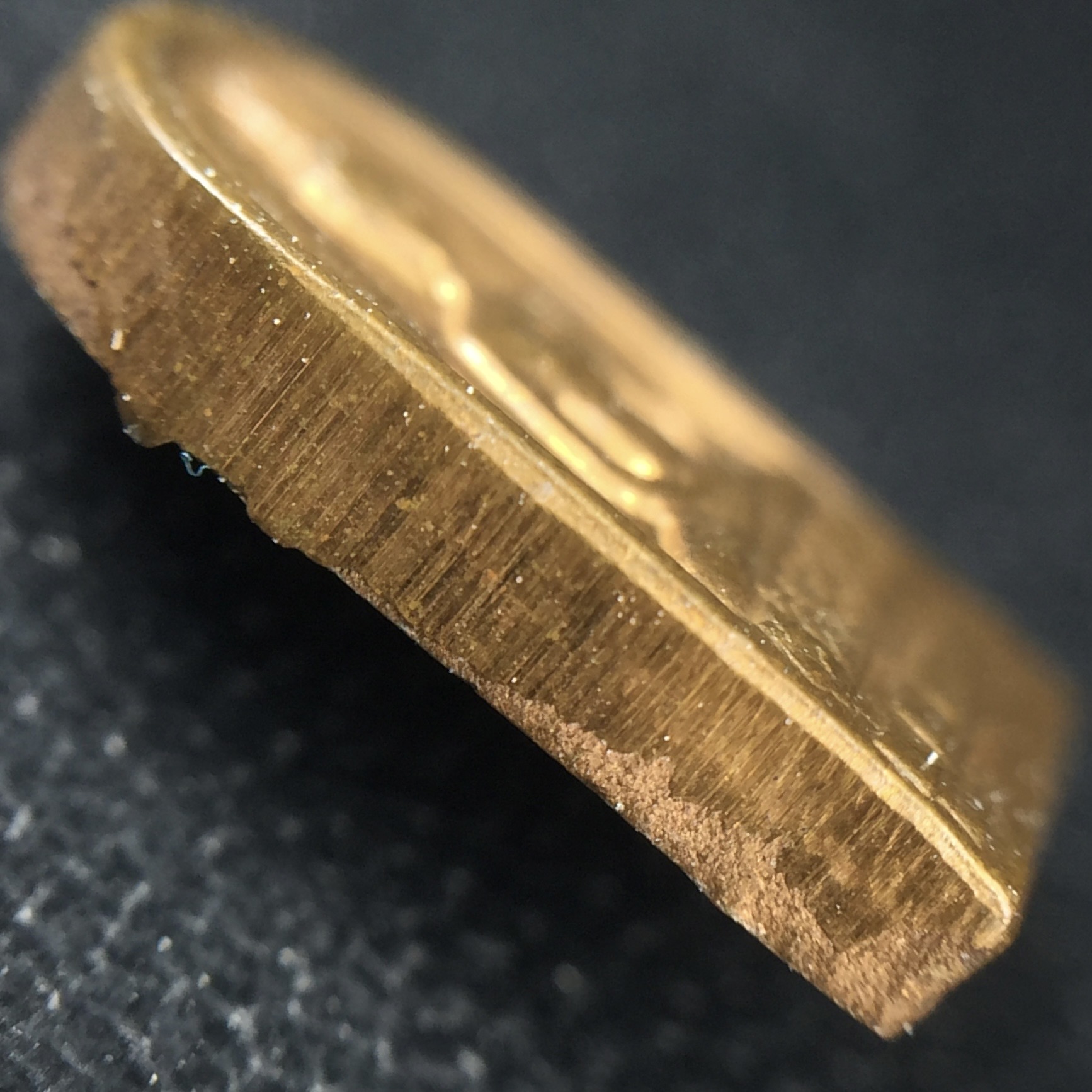 พระปรกใบมะขาม พระพุทธสิหิงค์ ภปร. ธรรมศาสตร์ 50ปี เนื้อทองแดง(ตอกสองโค๊ด ผ่านสองพิธีวาระ 50ปีและ60ปี หายากนิยม)(คัดสภาพสวย)(ในหลวงรัชกาลที่9 เสด็จเททอง)(พระปรกใบมะขาม ภปร. รุ่นแรก)(พิธีใหญ่ เกจิที่มีชื่อเสียงมาร่วมปลุกเสกจำนวนมาก ชนวนมาลสารเก่าเข้มขลัง )