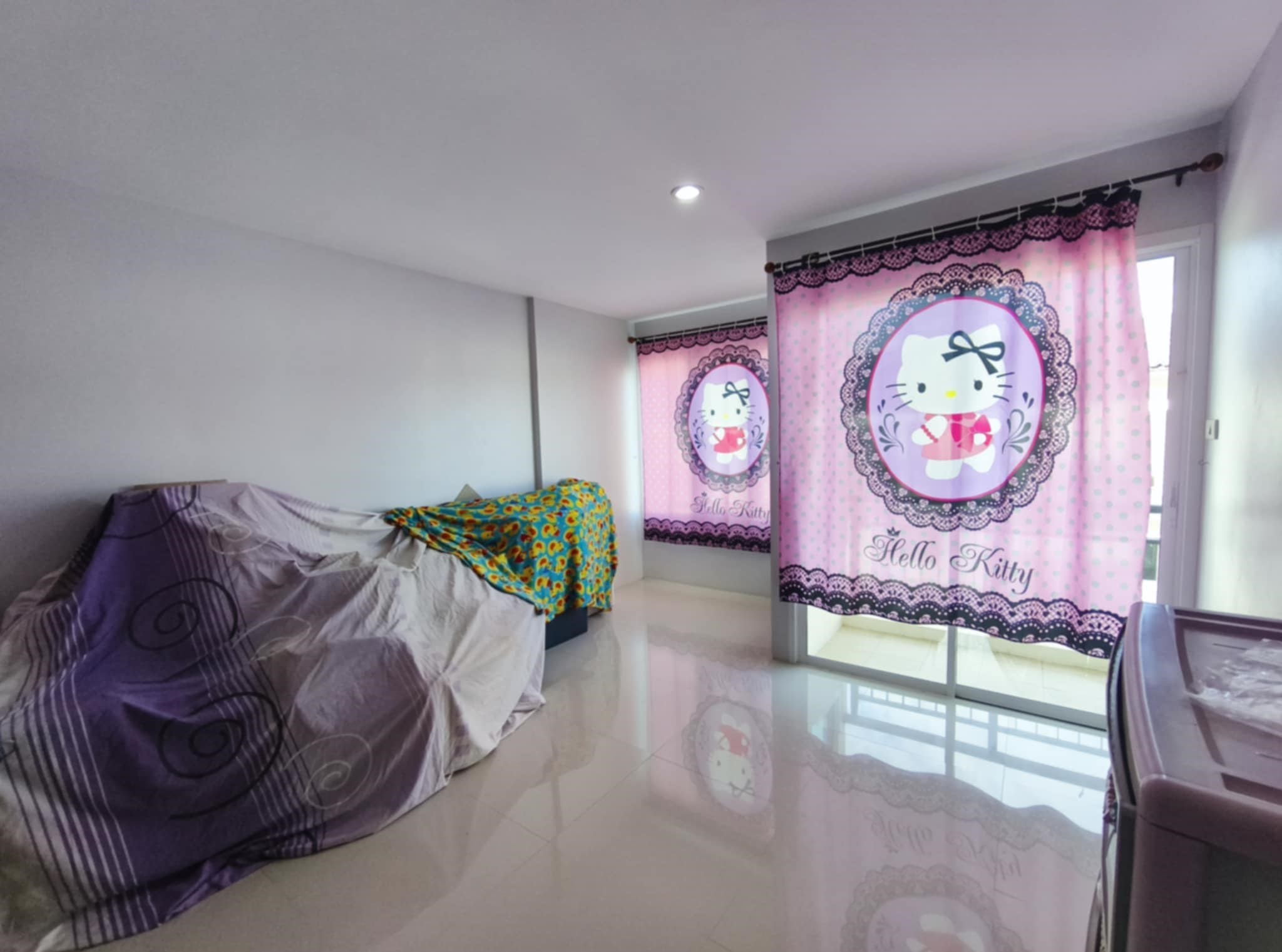 For Sales : Cherngtalay, 3-Story Townhouse, 3 Bedrooms 4 Bathrooms