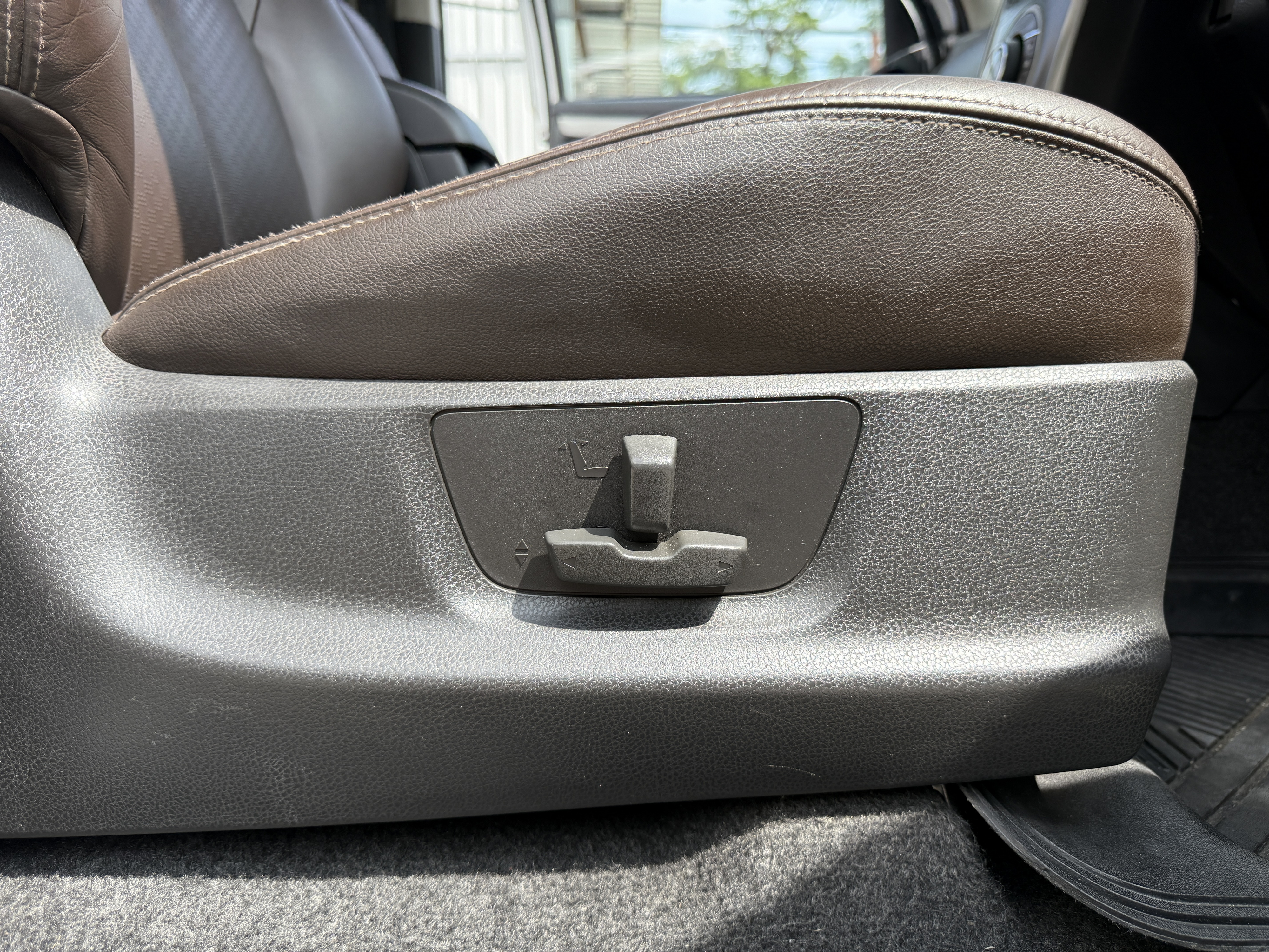 Isuzu Dmax All New 4ประตู Hilander 3.0 Vgs Z Prestige Navi At 2012 เงิน