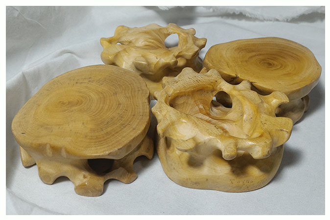 ฐานหรือกี๋ไม้boxwood เล็กๆ อันละ