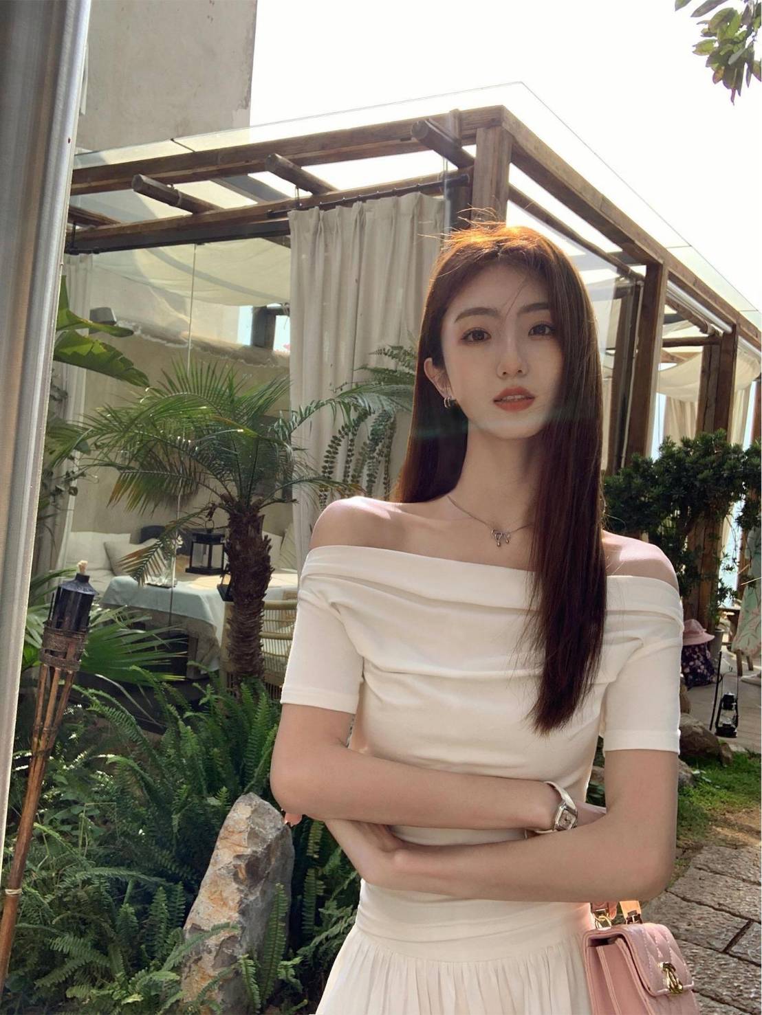 จีบไหล่เฉียง