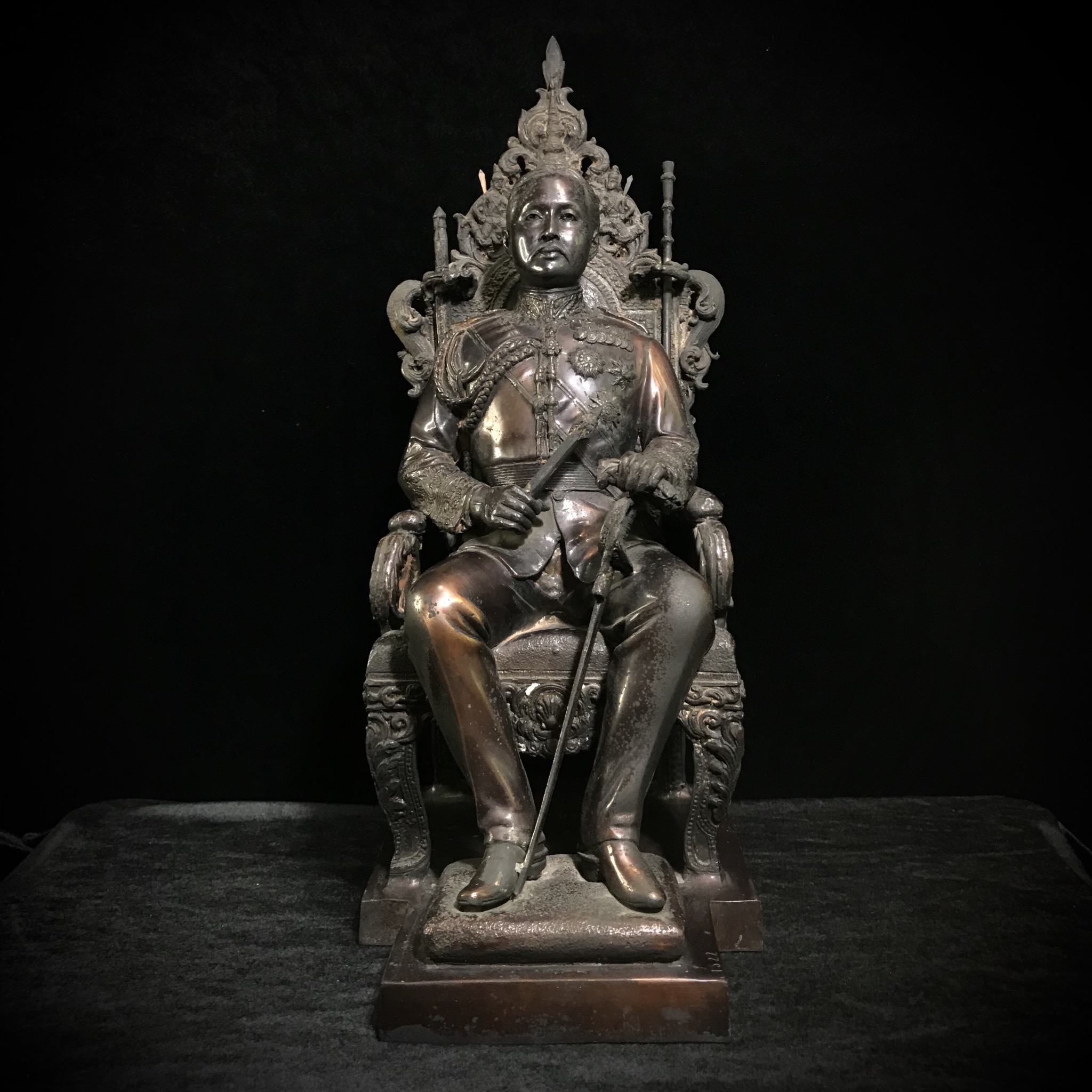พระบรมรูปจำลองรัชกาลที่5 ครบ99ปี โรงเรียนนายร้อย จปร. จ.นครนายก ปี2529(ในหลวงร.9เสด็จในพิธี)