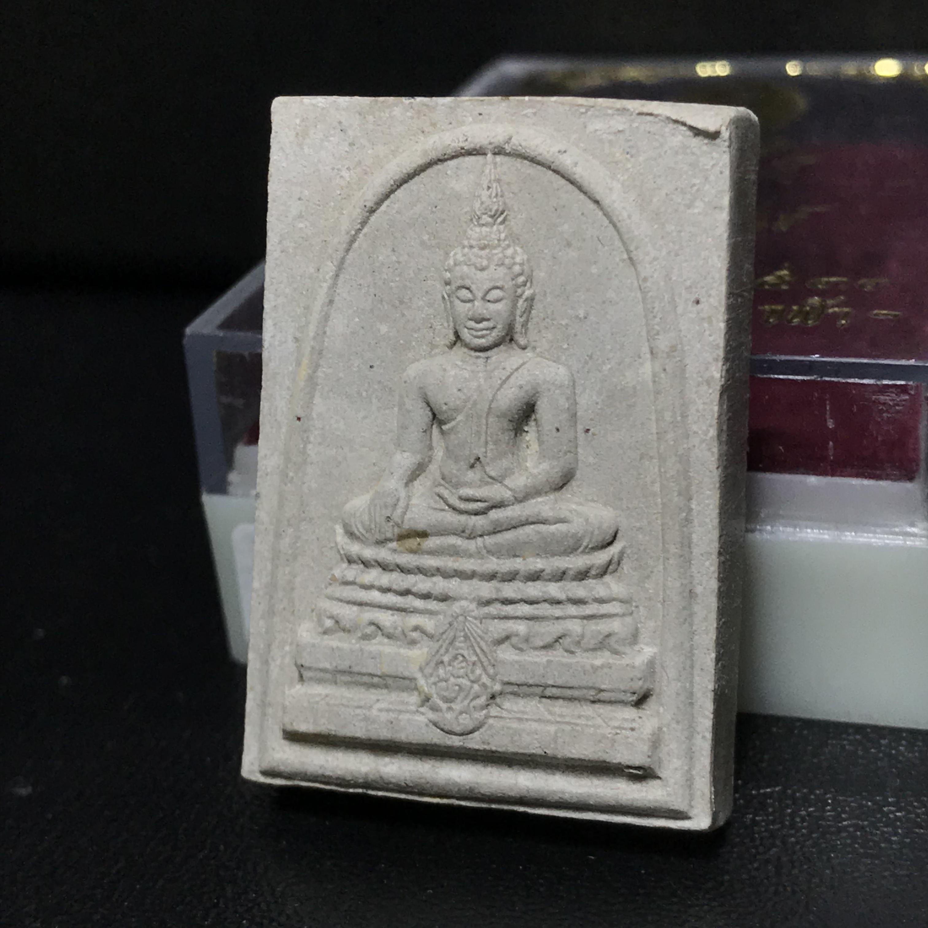 พระพุทธชินสีห์ ภปร. ทันโต เสฏโฐ ปี2533 พิมพ์ใหญ่ พร้อมใบรับรองบรรจุพระทนต์ในหลวง รุ่นเดียวในประวัติศาสตร์ ****รุ่นนี้ขอแนะนำ****