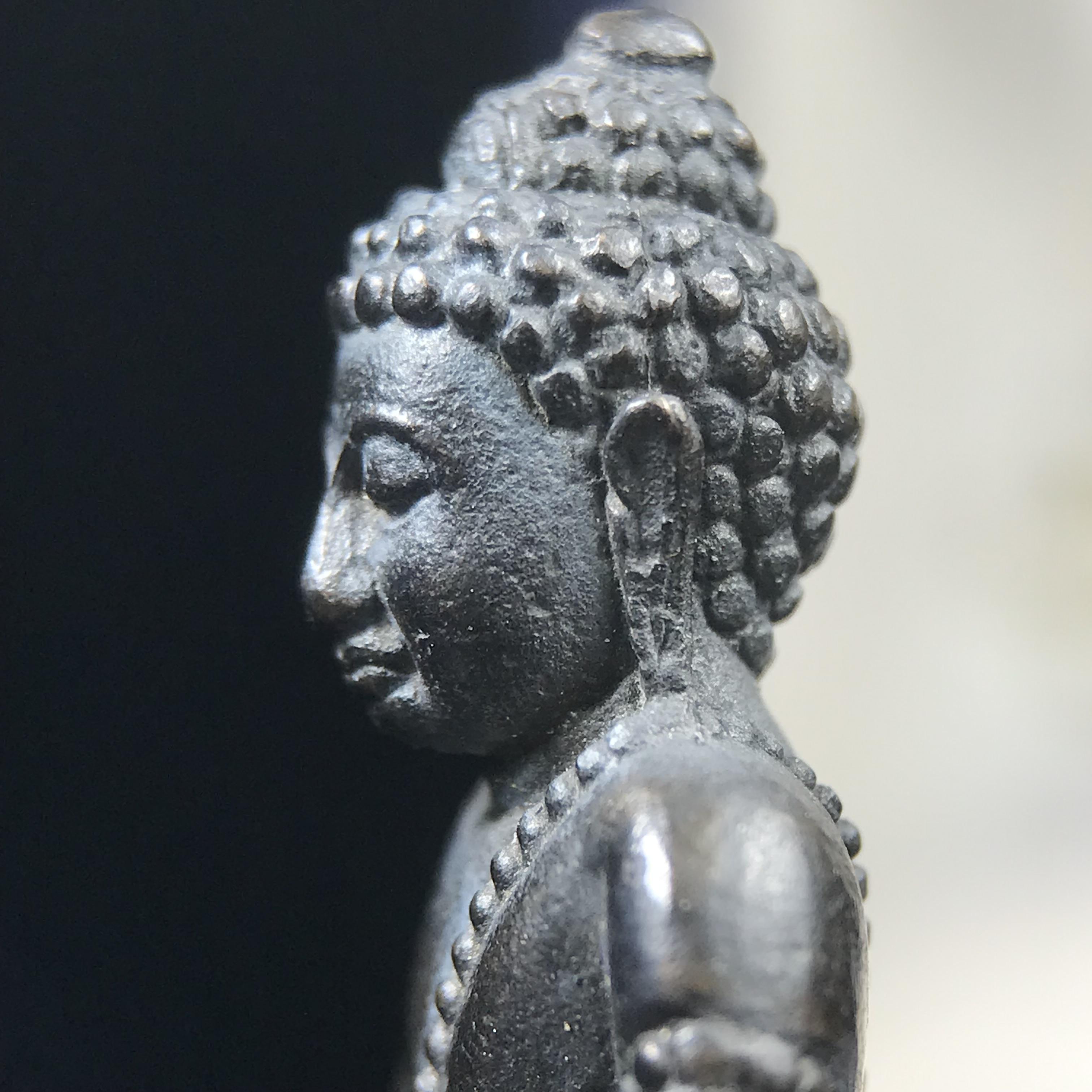 พระกริ่งนวปทุม ภปร. วัดปทุมวนาราม ปี 2535 เนื้อนวโลหะ(เข้มขลัง สวย งดงาม) ขนาดสูง 3.7 ซม. พร้อมกล่องพิเศษบรรจุเดิมครบสมบูรณ์ (ในหลวงรัชกาลที่9เสด็จเททอง)(1ใน3000องค์)นิยมหายาก