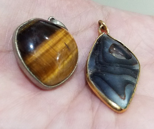 จี้หินและจี้เปลือกหอย ขายคู่