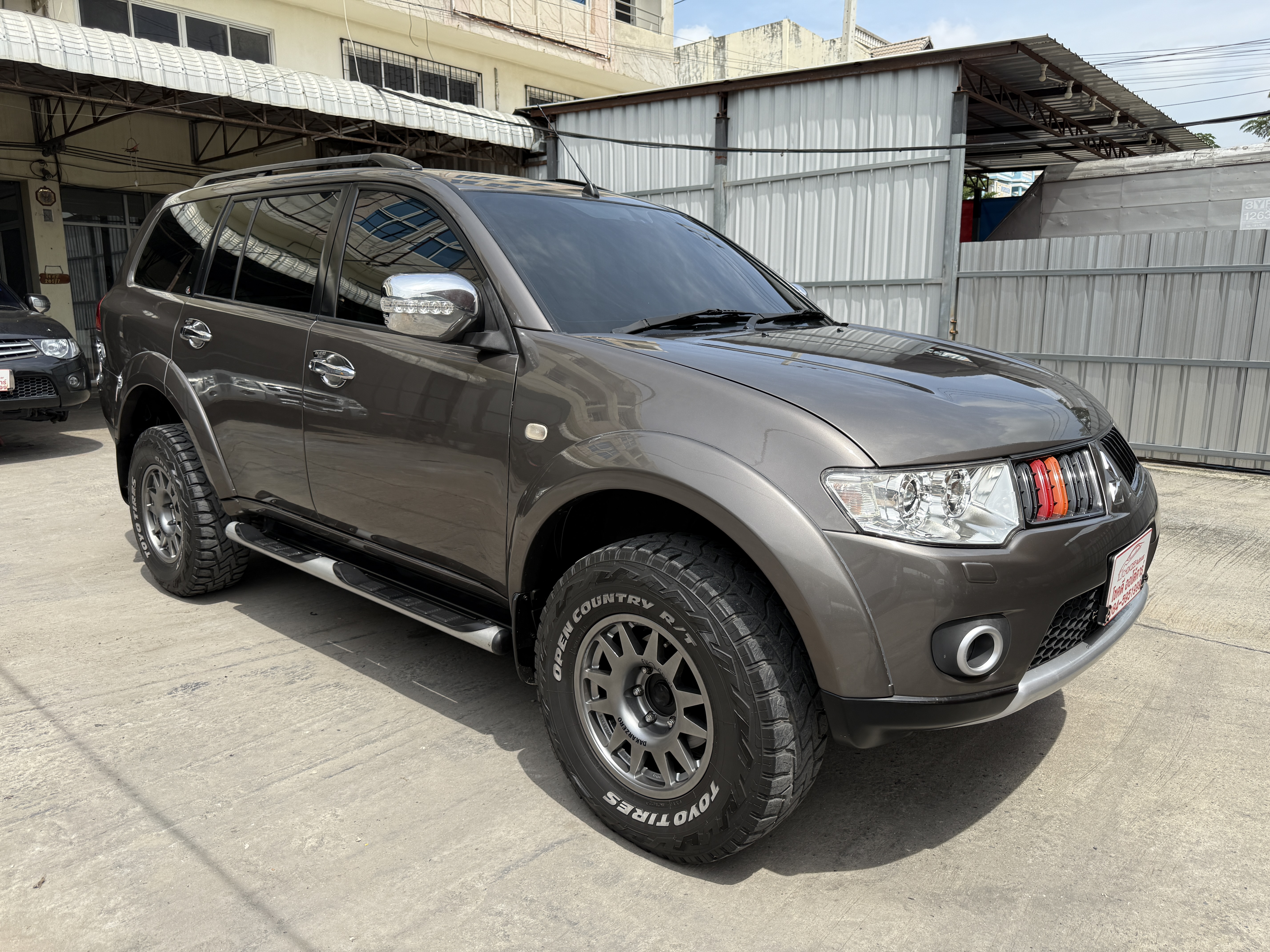 Mitsubishi Pajero Sport 2.5 GT 2WD At 2015 น้ำตาล