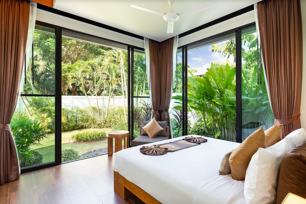 For Rent : Nai Harn, Luxury Modern Pool Villa, 3 Bedrooms 3 Bathrooms, Garden view.
