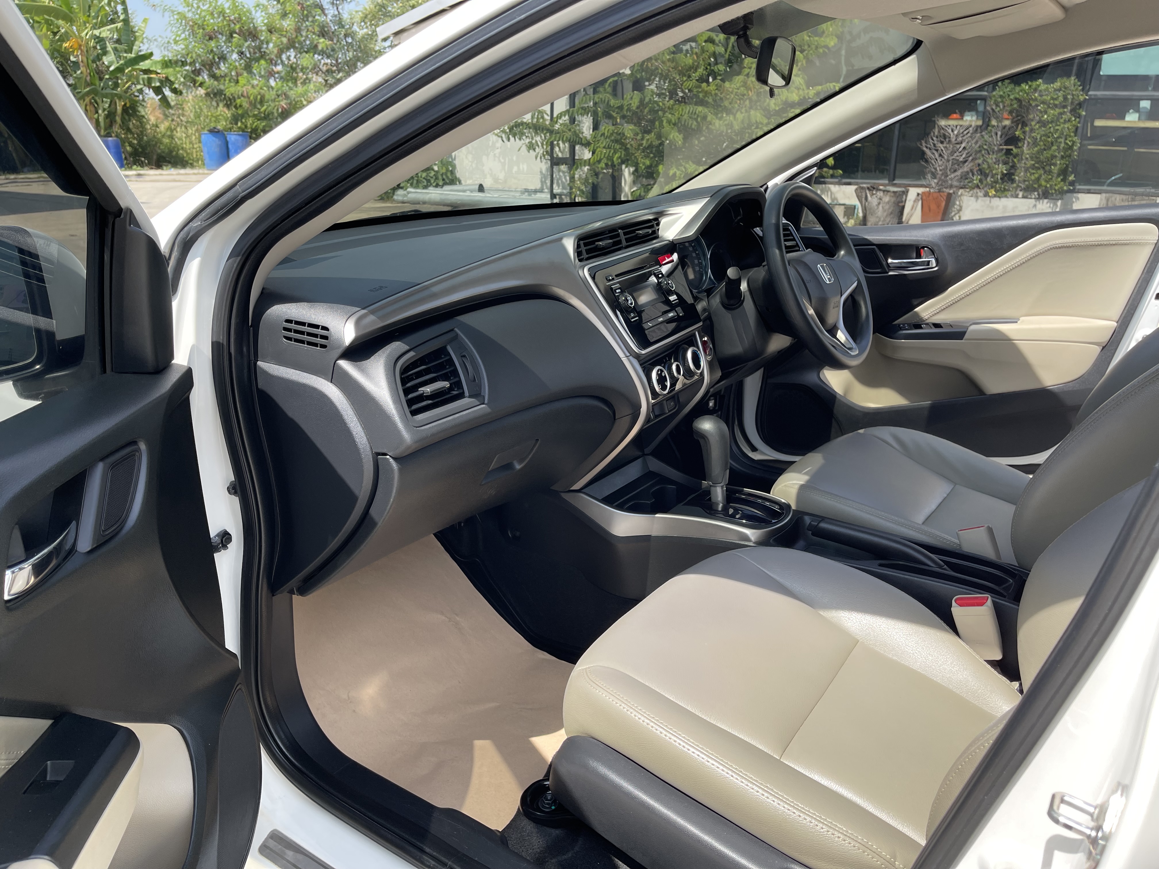 Honda City 1.5 V+ At 2016 ขาว