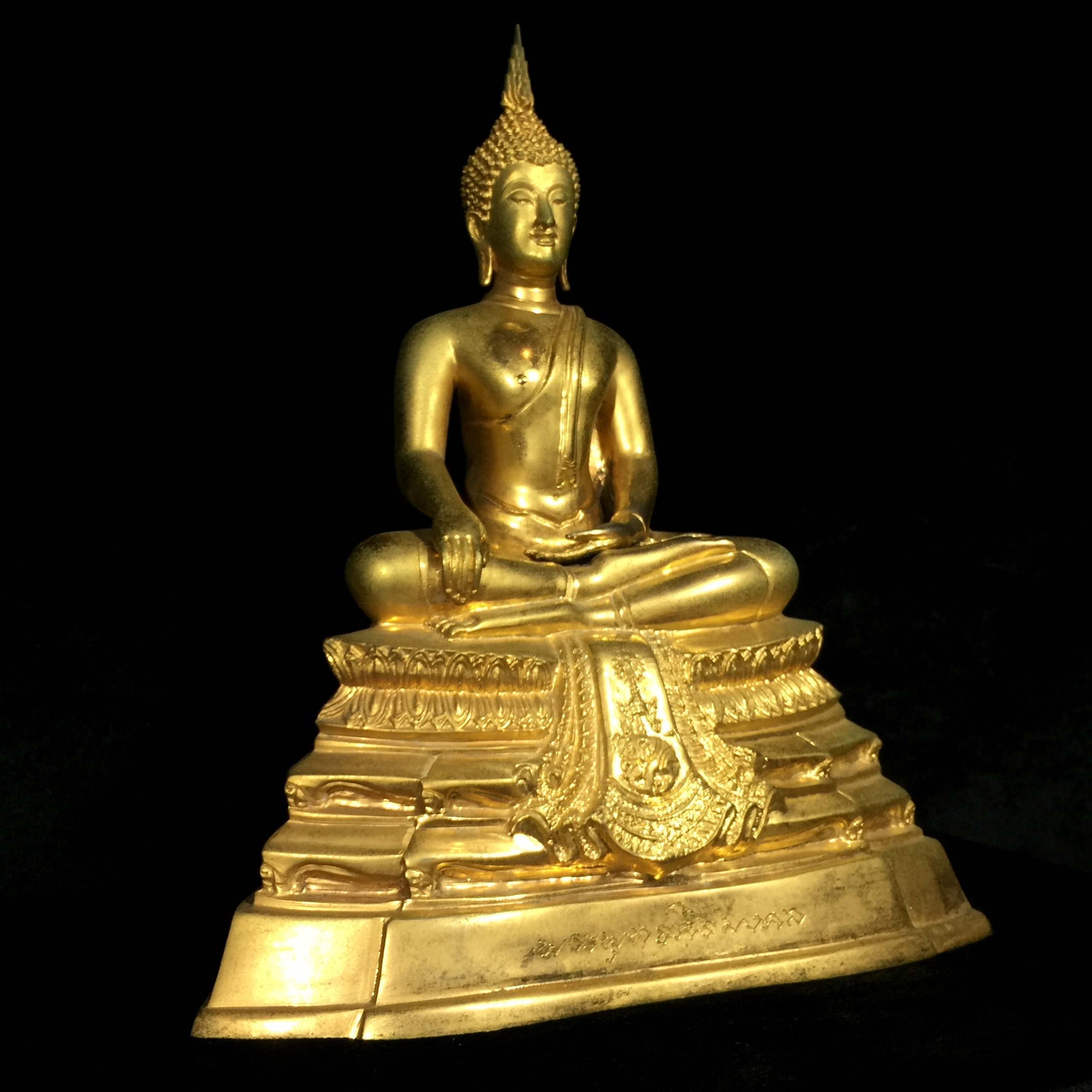 พระบูชาพระพุทธศิรมงคล ภปร. วัตถุมงคลคุ้มเกล้าปี2524 ของมูลนิธิคุ้มเกล้า โรงพยาบาลภูมิพลจัดสร้าง ขนาดหน้าตัก5นิ้ว(ในหลวงรัชกาลที่9 ทรงจุดไฟพระฤกษ์และเททอง พิธีใหญ่)ยอดนิยมหายาก