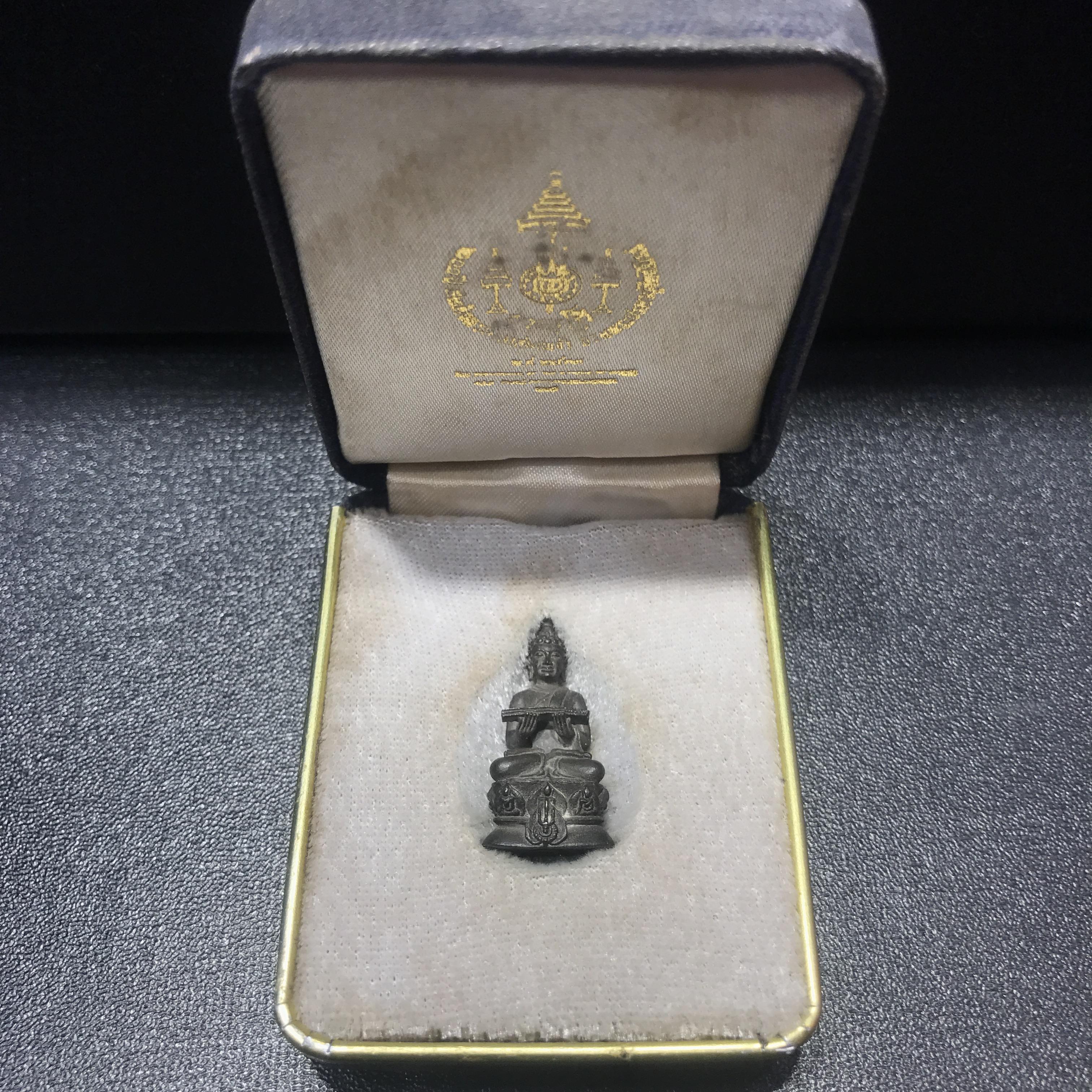 พระกริ่งปรมานุชิตชิโนรส วัดเชตุพน ปี2533 เนื้อนวโลหะ(ในหลวงรัชกาลที่9เสด็จเททอง)