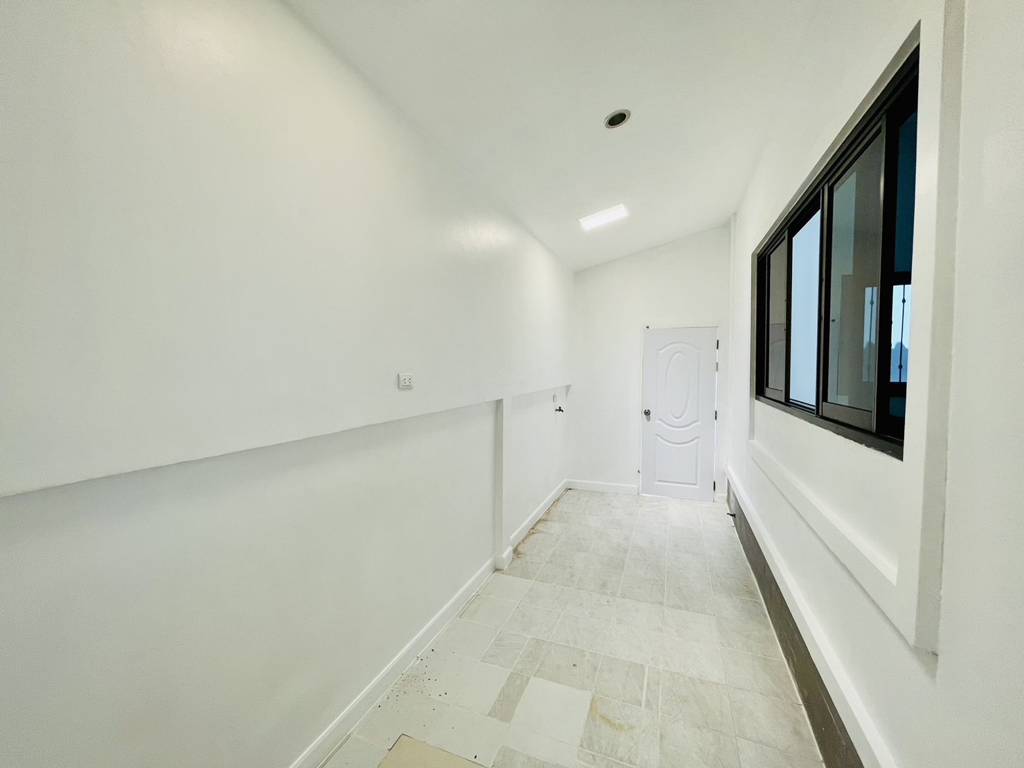 For Sales : Kohkeaw, Town Home @Chaofa Garden Home, 3 Bedrooms 2 Bathrooms