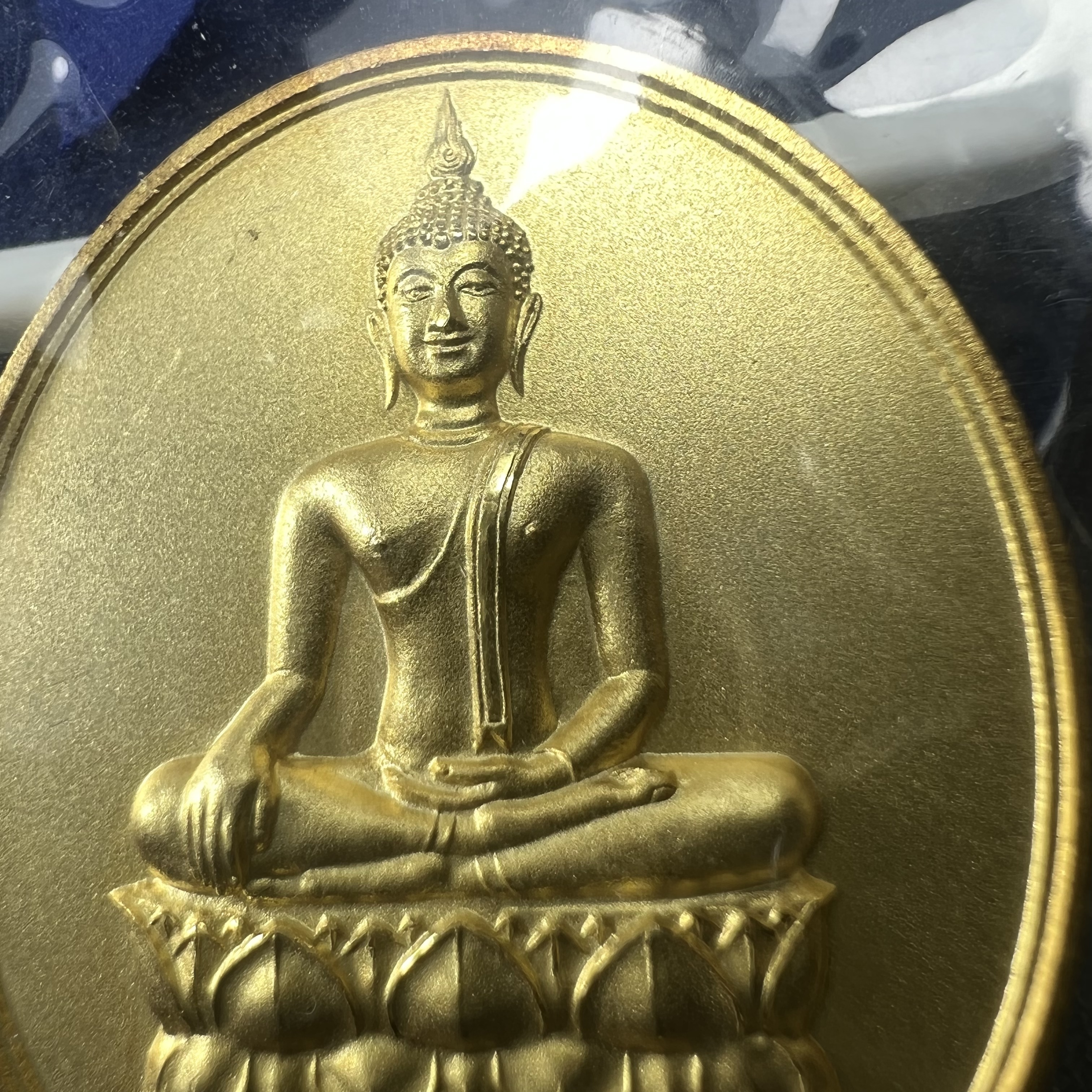 พระพุทธนวราชบพิตร ภปร. ที่ระลึก 7รอบ 84พรรษา รัชกาลที่ 9 วัดตรีทศเทพ จัดสร้าง พ.ศ. 2554 ชุดกรรมการ(หายากสร้าง 1ใน500ชุด)(รวม 4 รายการ)สภาพสวยซีนซองเดิมกล่องบรรจุเดิมครบสมบูรณ์