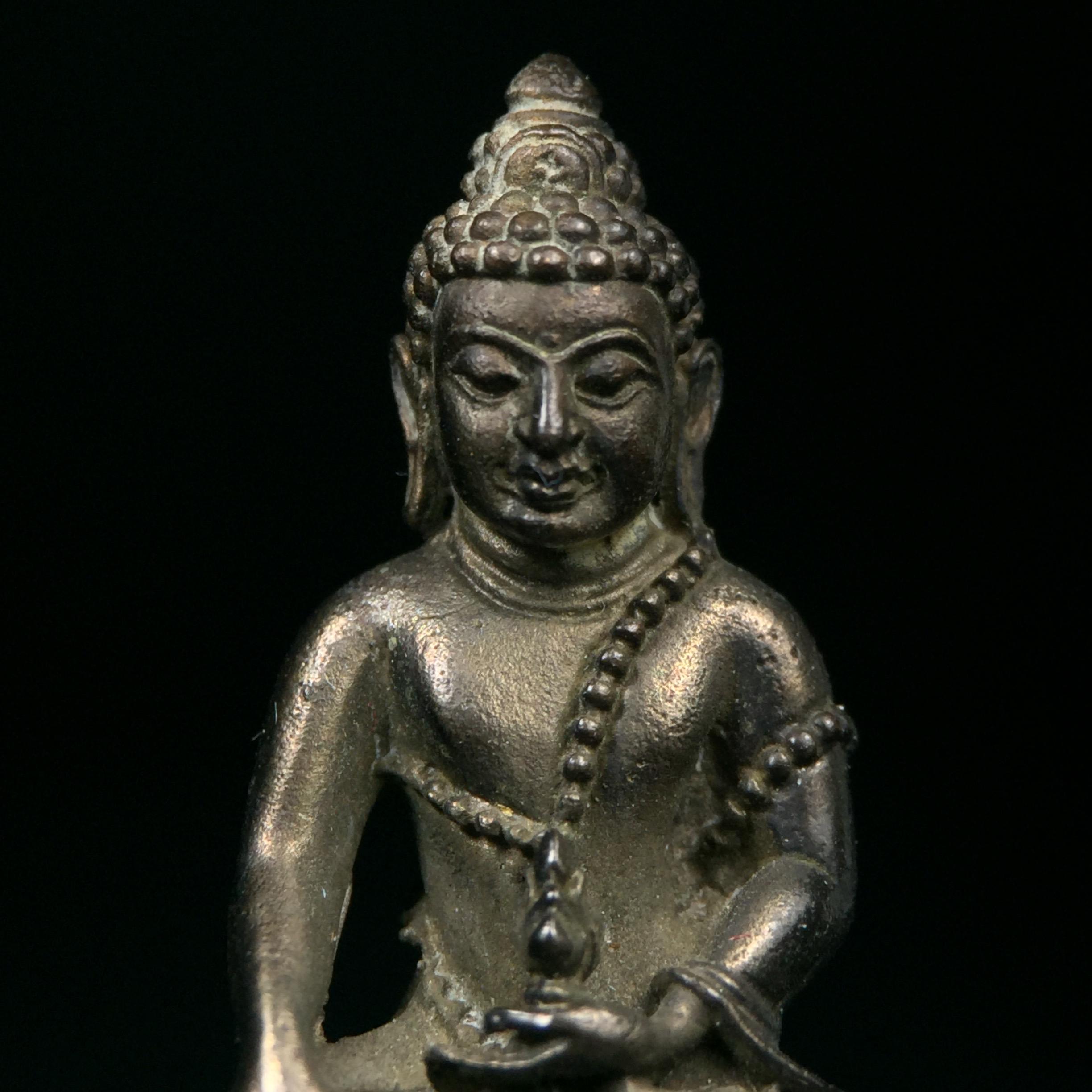 พระกริ่งศิรากาศ ภปร.(พระกริ่งคุ้มเกล้า)วัตถุมงคล"คุ้มเกล้าฯ" มูลนิธิ “คุ้มเกล้า” ในพระบรมราชูปถัมภ์ จัดสร้าง โรงพยาบาลภูมิพล เนื้อนวโลหะ(พิมพ์หน้าไทย)(ในหลวงรัชกาลที่9เสด็จเททอง)(พิธีใหญ่)(นิยม)