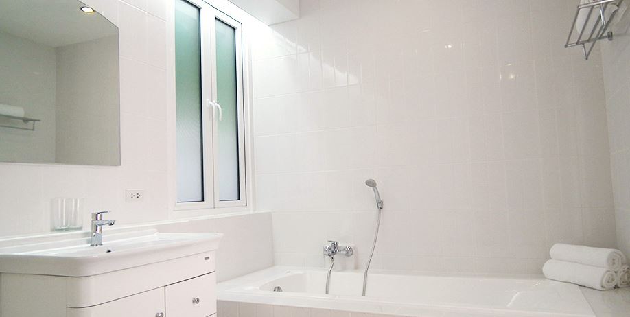 For Sales : Thalang, 5 Luxury Private Pool Villa , 23 bedrooms 17 bathrooms. 1,550 SQ.M.