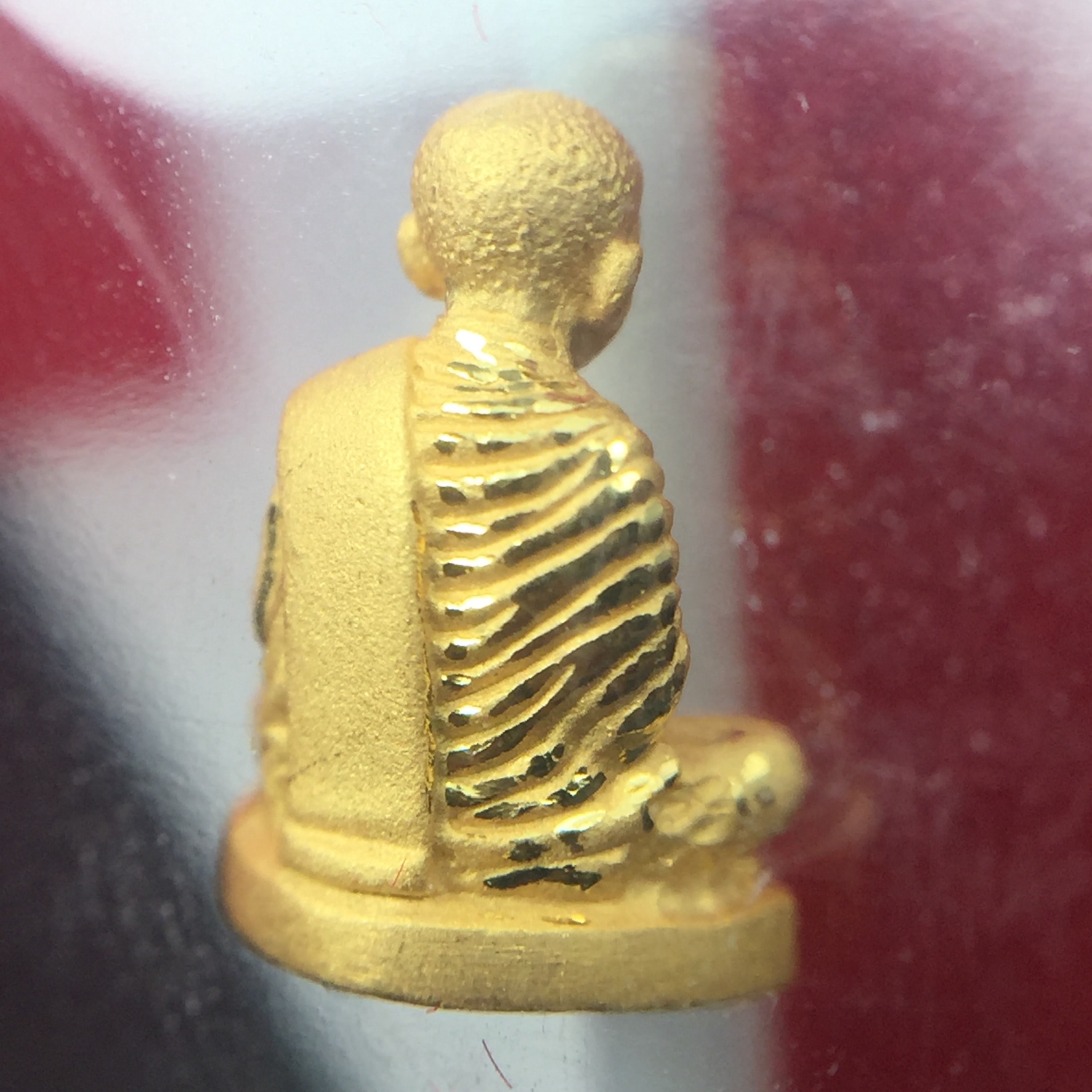 สมเด็จพระพุฒาจารย์โต พรหมรังสี(สมเด็จโต) รุ่นอุดมโชคโภคทรัพย์ ปี 2550 เนื้อทองคำ(สภาพ สวย ซีนซองเดิม กล่องบรรจุเดิมครบสมบูรณ์)