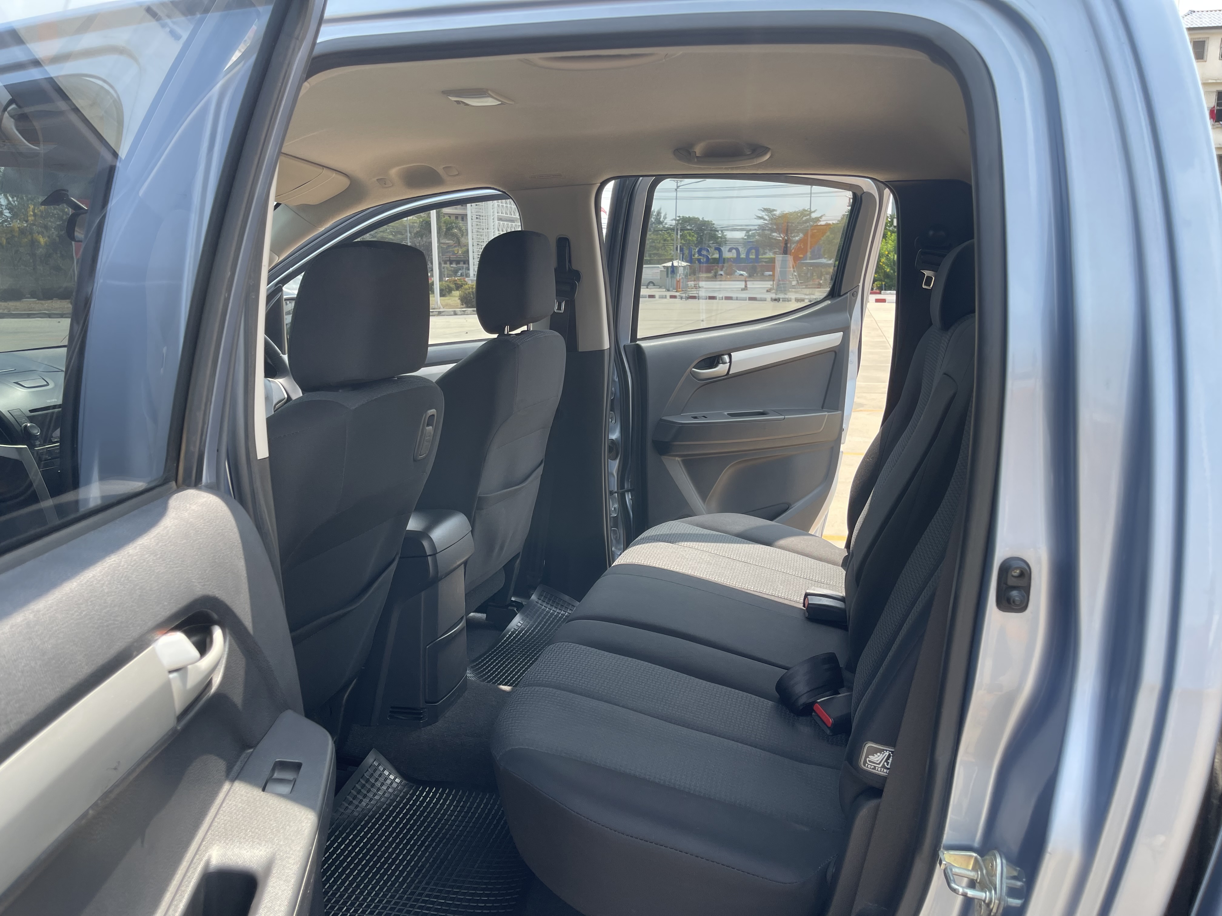 Isuzu Dmax All New 4ประตู Hilander 2.5 Vgs Z 2015 ฟ้า