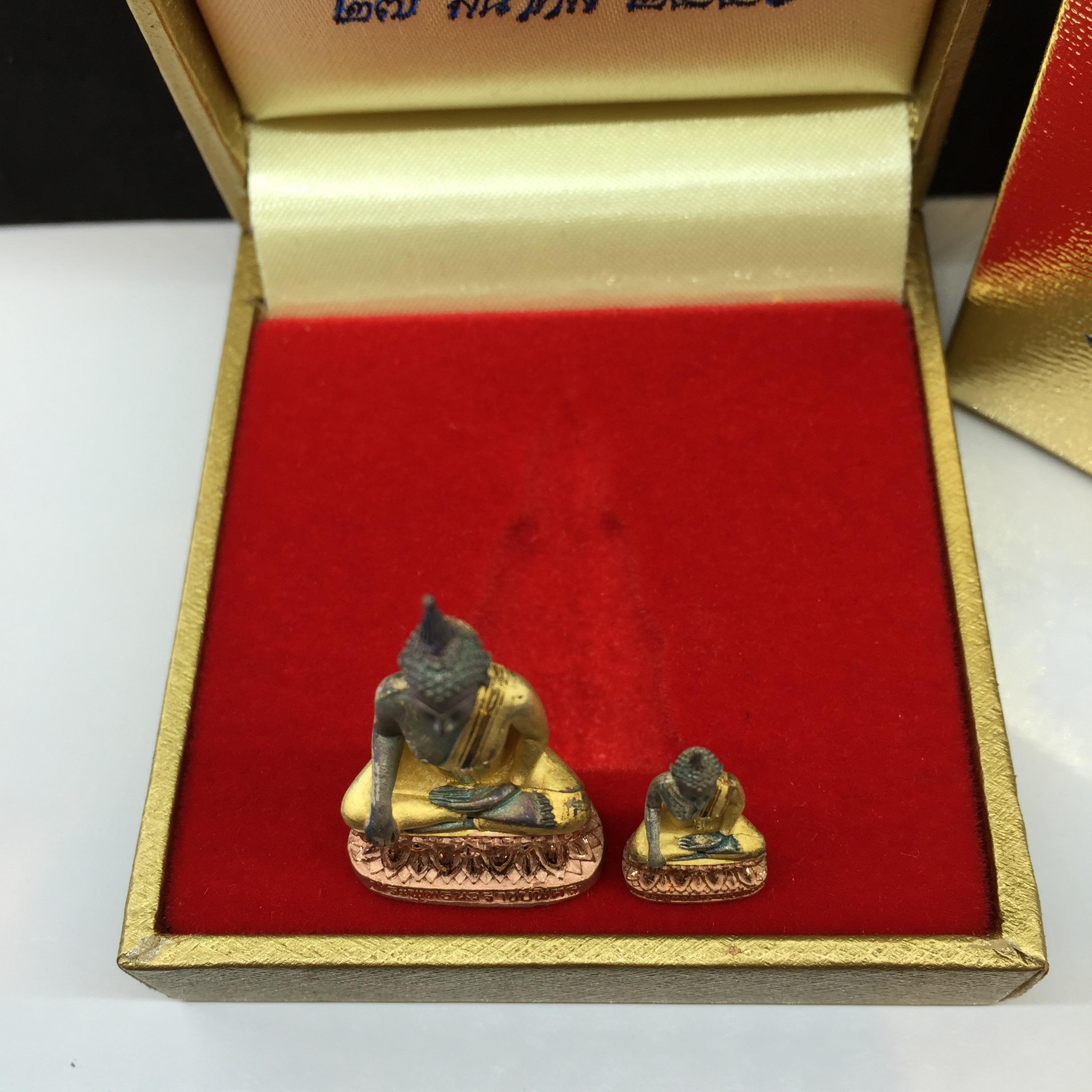 พระกริ่ง+พระชัยวัฒน์ พระพุทธนวราชบพิตร ปี2540 เนื้อสามกษัตริย์