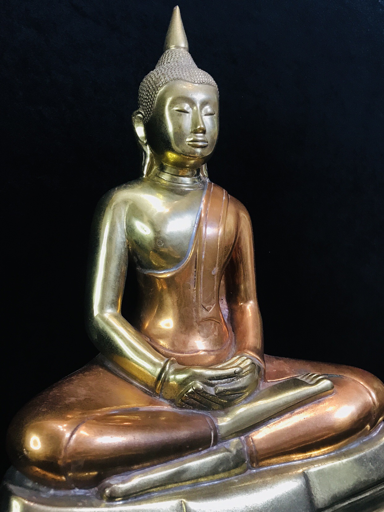 พระบูชาพระพุทธโสธร ภปร. รุ่นย้อนยุค ปี2539 กาญจนาภิเษกครองราชสมบัติครบ 50ปี หน้าตัก9นิ้ว เนื้อสามกษัตริย์ หมายเลข01314