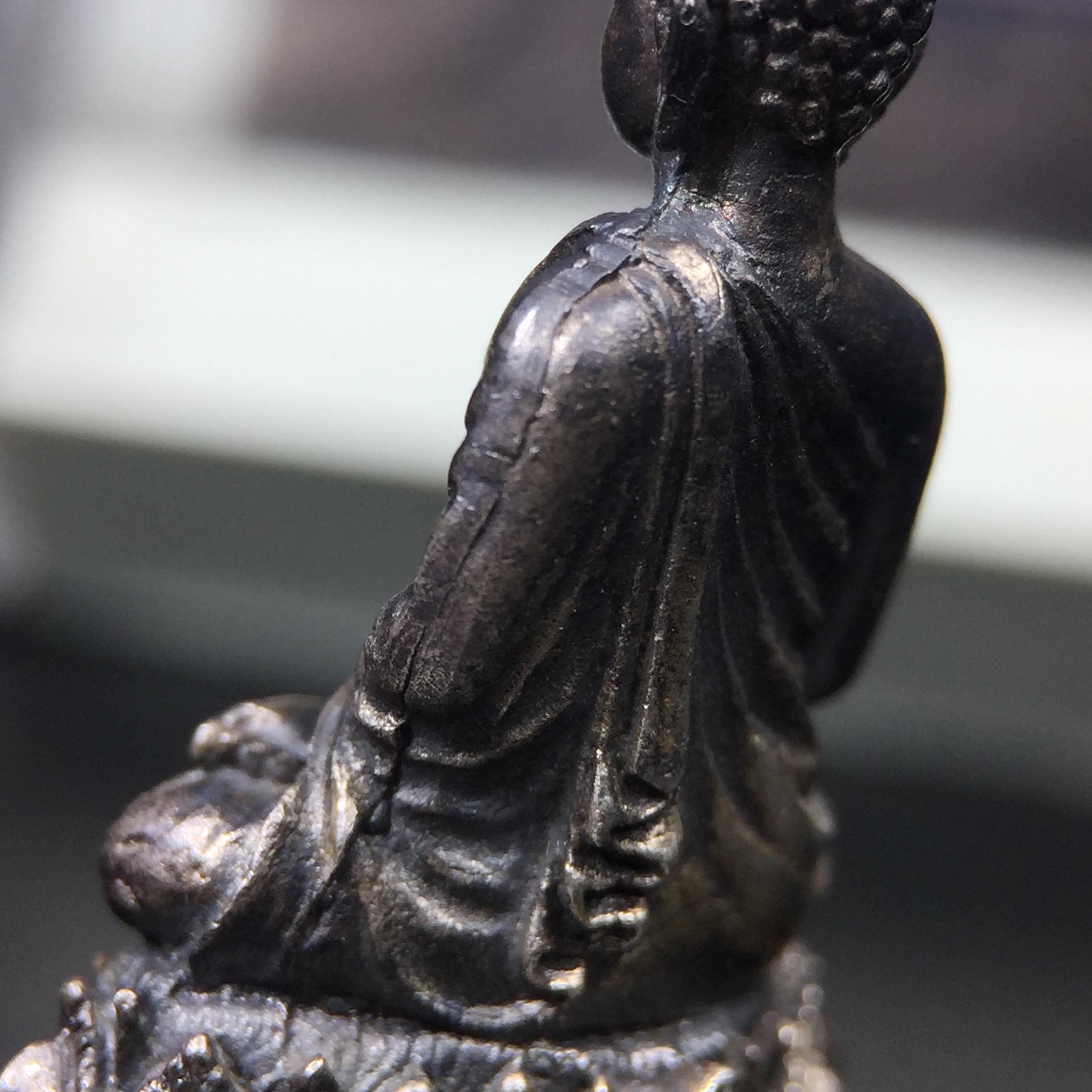 พระกริ่งพรหมรังสี อนุสรณ์ 190 ปี สมเด็จพระพุฒาจารย์ โต วัดอินทรวิหาร ปี2521 เนื้อเงิน(ผิวเดิมเข้มขลัง)พิธีมหาพุทธาภิเษกครั้งยิ่งใหญ่ พิธีสรรพสิทธิชัยไพรีพินาศมหามังคลาภิเษก หมายถึงฤกษ์การปลุกเสกที่เน้นด้านโชคลาภ มีชัยชนะต่อศัตรูการค้า การงาน(รุ่นนี้แนะนำ)