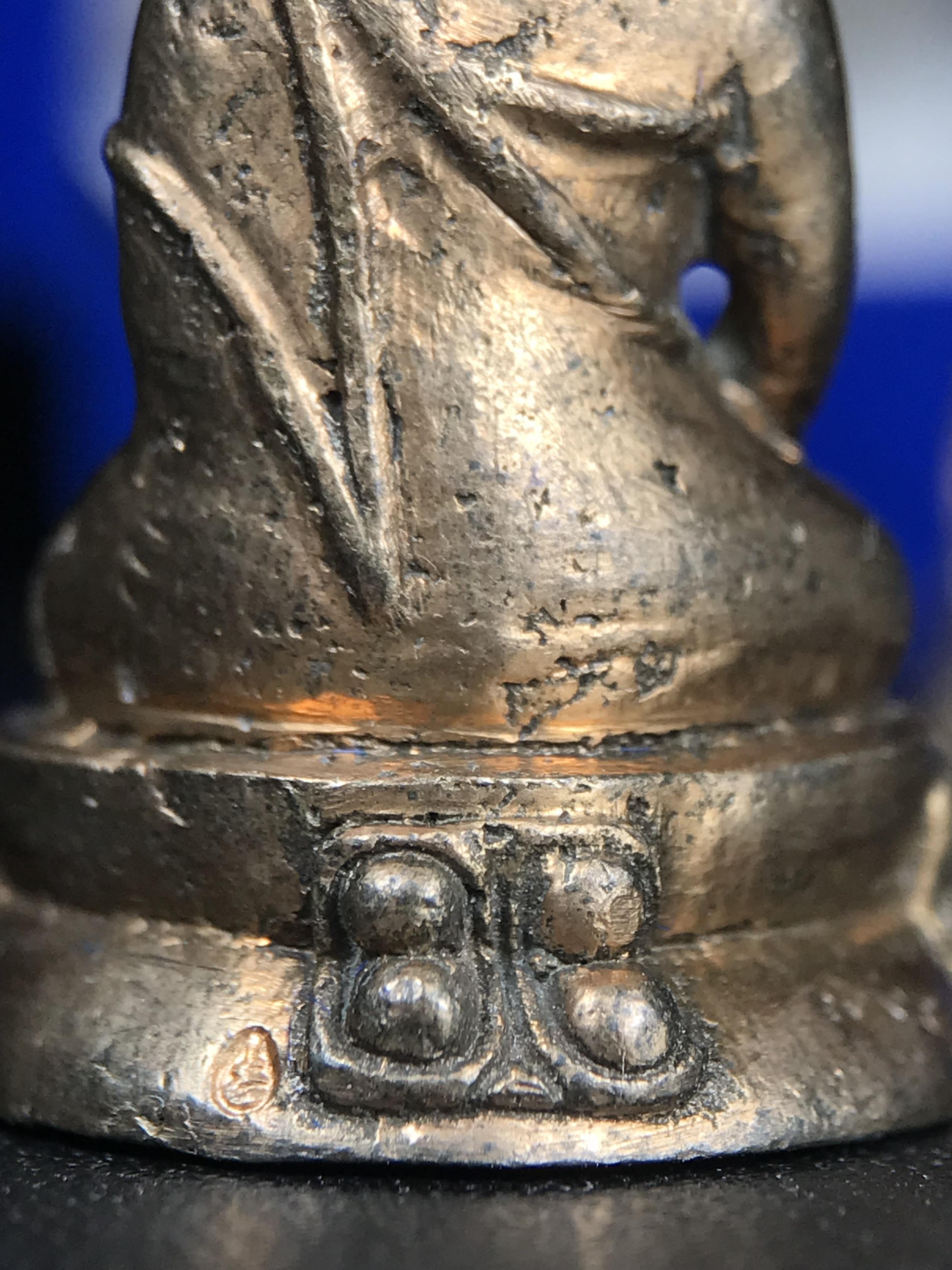 พระกริ่ง-พระชัยวัฒน์ นวราชบพิตร วัดตรีทศเทพ ปี 2530 เนื้อนวโลหะ(1ใน 500 ชุด สุดหายาก)จัดสร้างในวาระพระบาทสมเด็จพระเจ้าอยู่หัวรัชกาลที่ 9 เจริญพระชนมพรรษา 5 รอบนักษัตริย์(ในหลวงรัชกาลที่9เสด็จเททอง) (สภาพสวยครบสมบูรณ์))พิธีใหญ่ รุ่นยอดนิยม