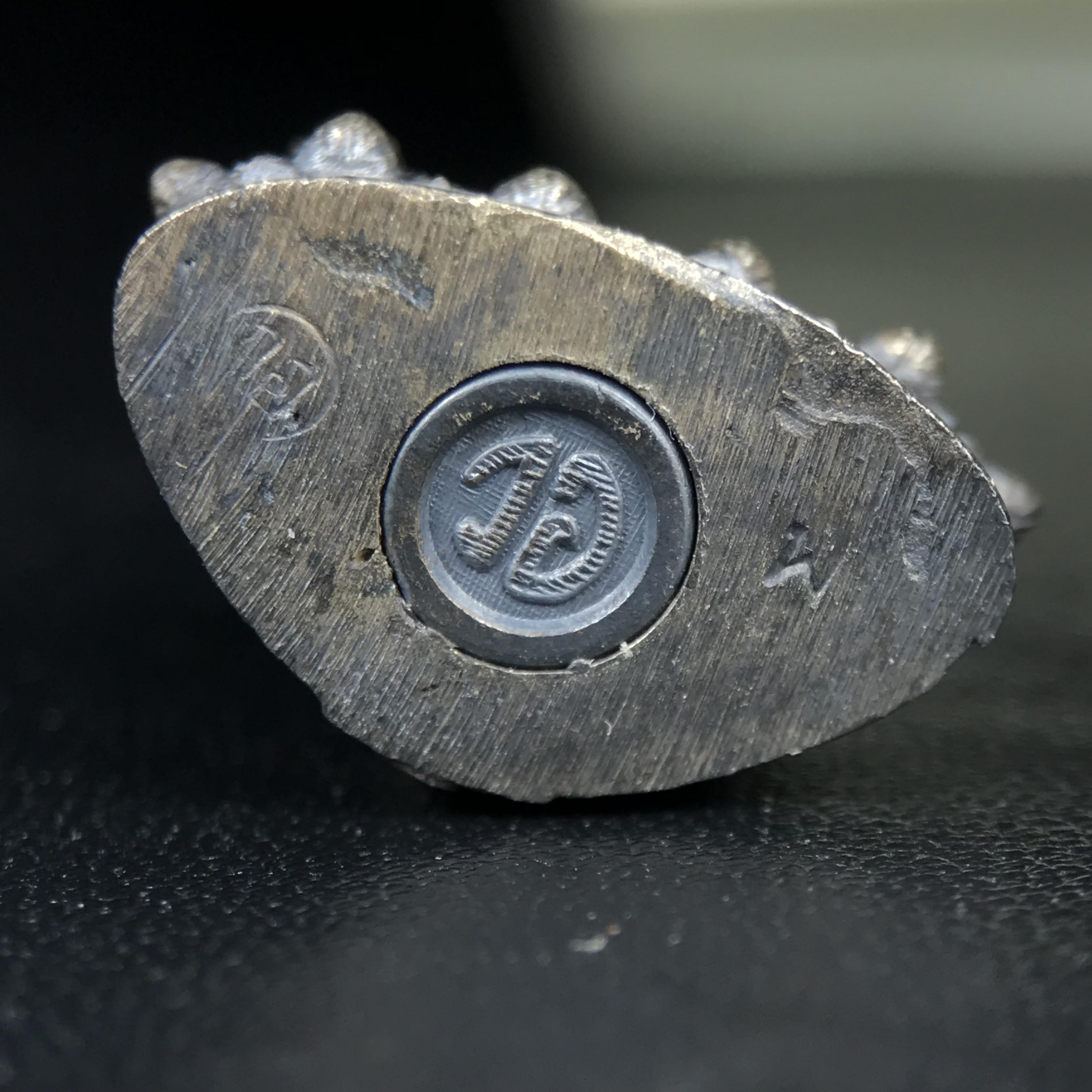 พระกริ่งพรหมรังสี อนุสรณ์ 190 ปี สมเด็จพระพุฒาจารย์ โต วัดอินทรวิหาร ปี2521 เนื้อเงิน(ผิวเดิมเข้มขลัง)พิธีมหาพุทธาภิเษกครั้งยิ่งใหญ่ พิธีสรรพสิทธิชัยไพรีพินาศมหามังคลาภิเษก หมายถึงฤกษ์การปลุกเสกที่เน้นด้านโชคลาภ มีชัยชนะต่อศัตรูการค้า การงาน(รุ่นนี้แนะนำ)