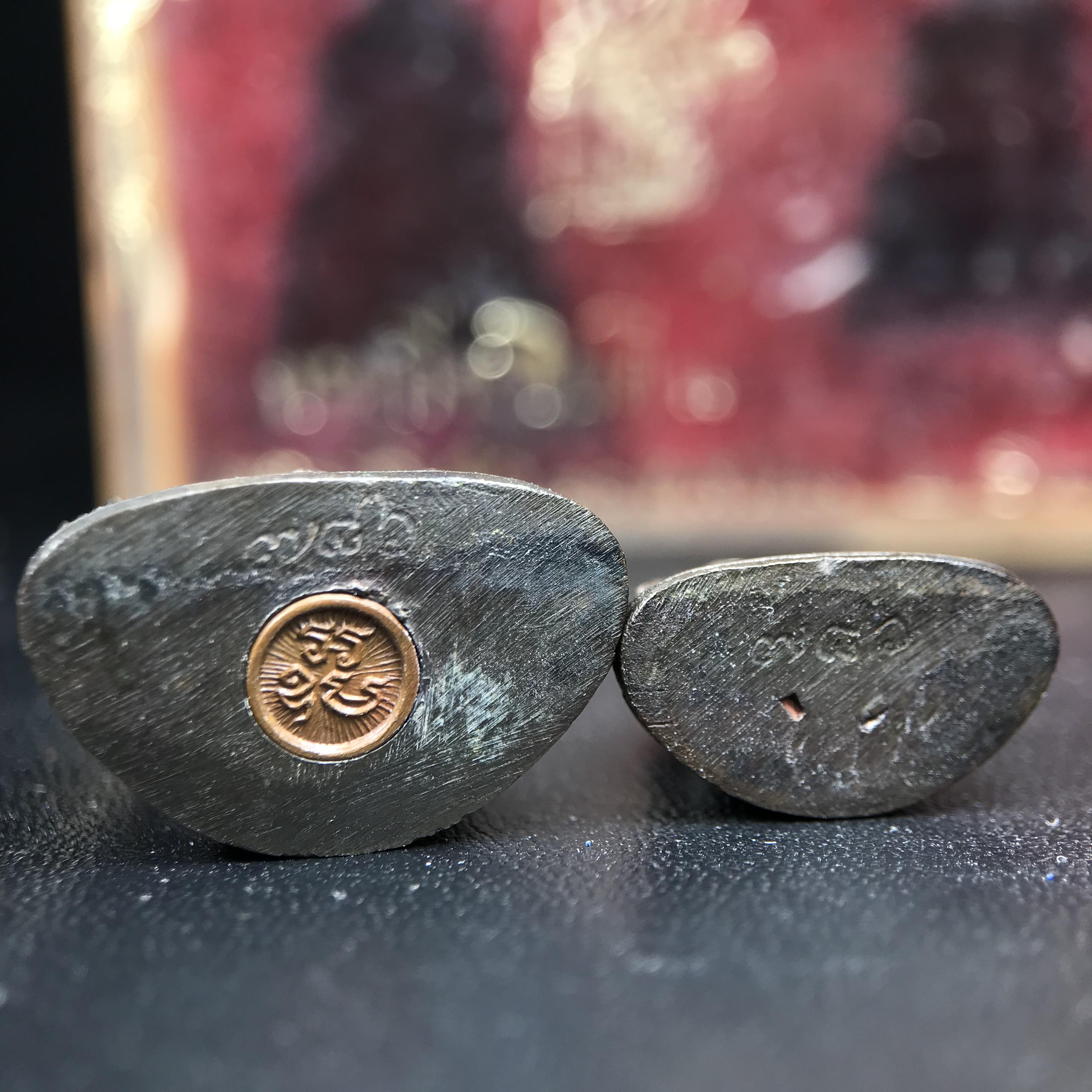 พระกริ่ง-พระชัยวัฒน์อธิบดี ปี2525 ของดีอัยการ (มีไว้บูชาเลื่อนยศเลื่อนตำแหน่งทุกท่าน)(1ใน 2525 ชุด)****ชุดหมายเลข ๗๘๖ ****มียศ มีบารมี สมกับความหมายของนาม พระกริ่งอธิบดี “พระกริ่งผู้เป็นใหญ่ในหมู่พระกริ่งทั้งหลาย”