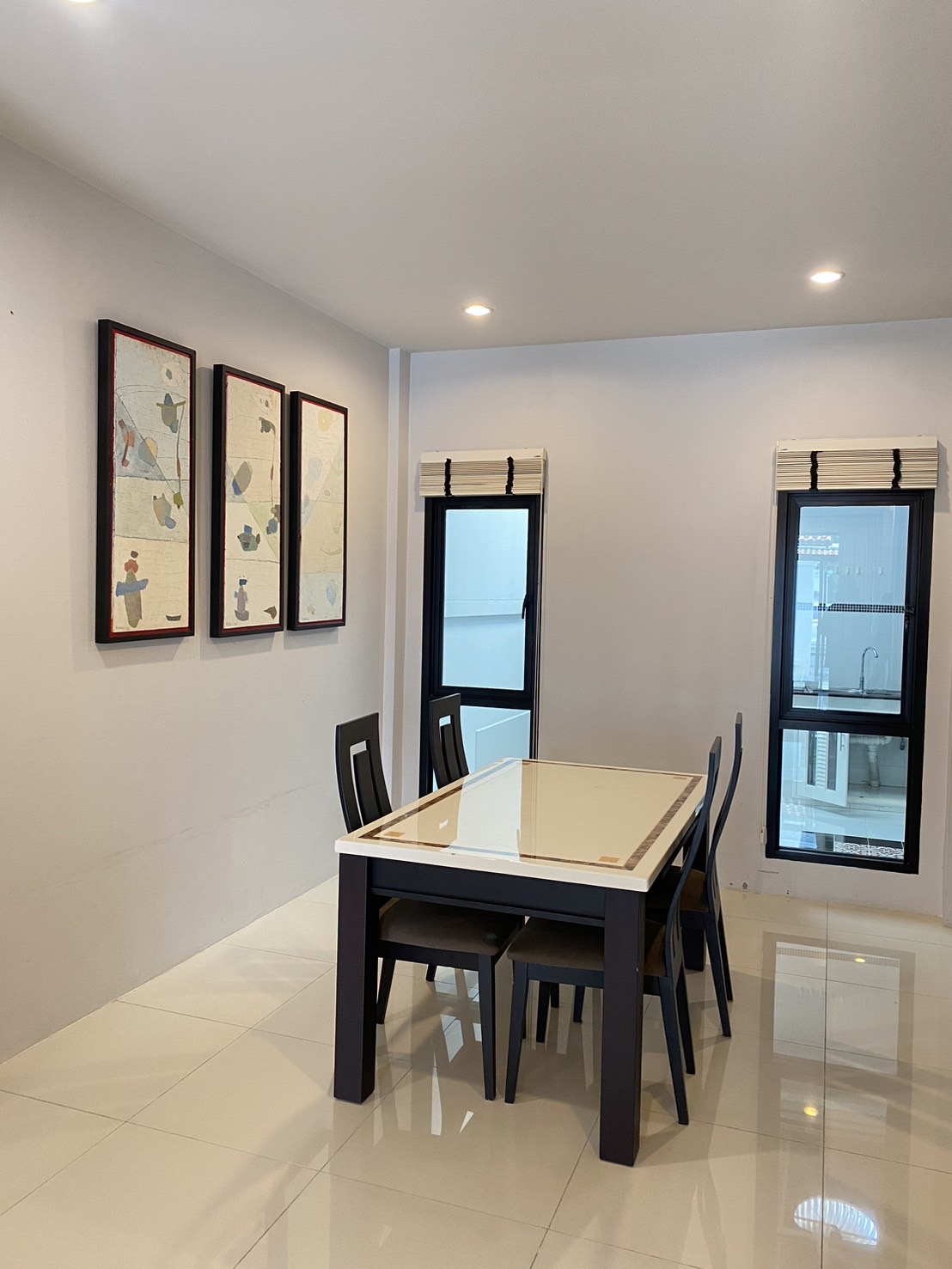 For Rent : Town home near Super Cheap Market, 3 Bedroom 3 Bathroom