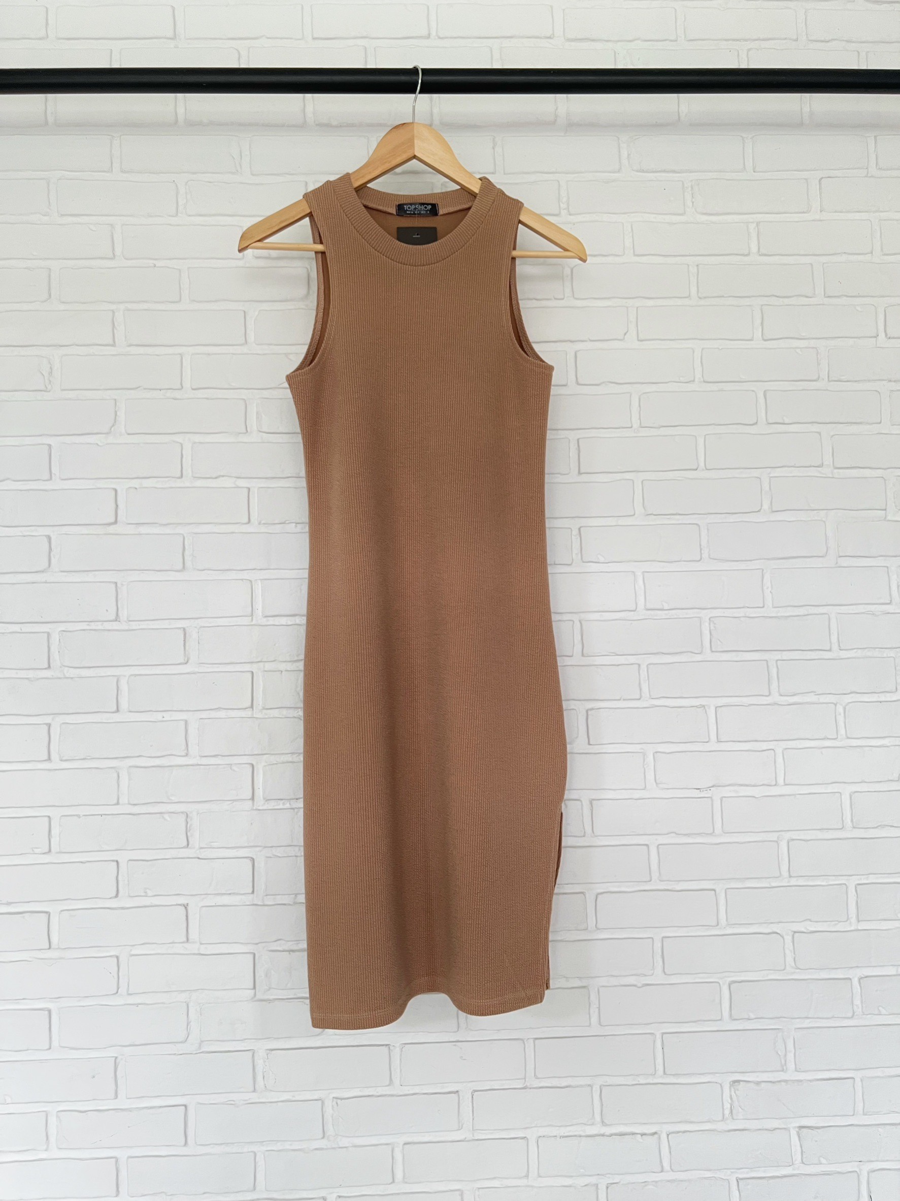 เดรสกุดผ่าข้าง