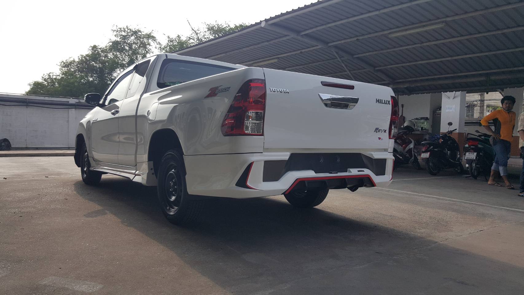 Toyota Revo Rocco body kits by Amotriz