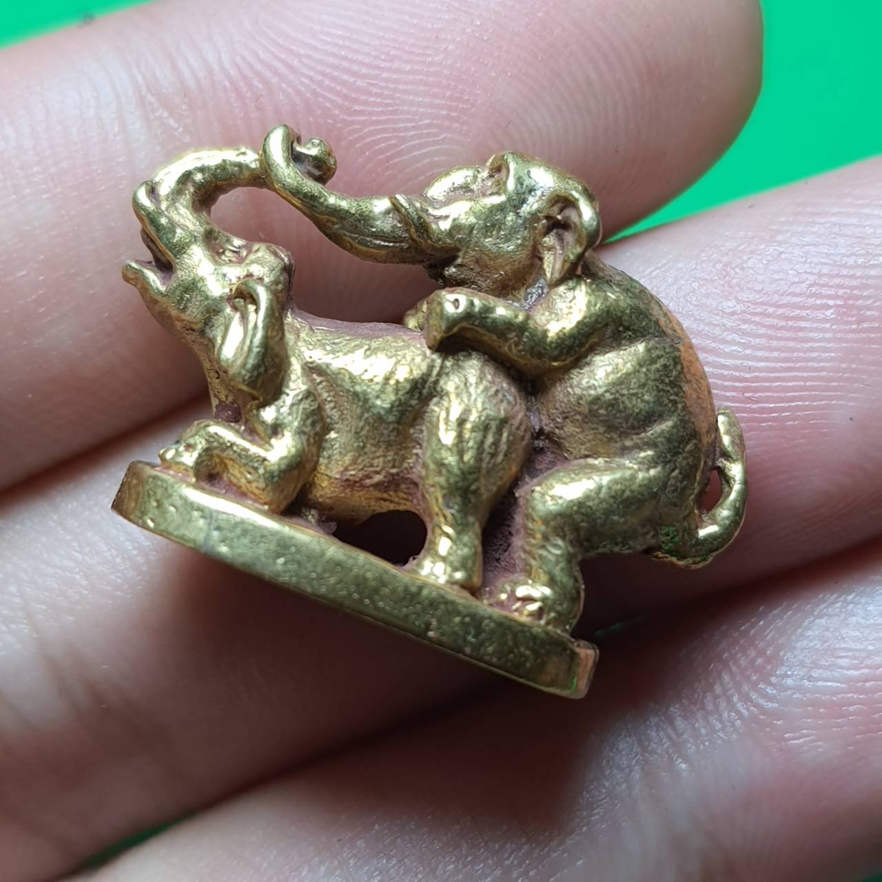 ของเสน่ห์ ช้างผสมโขลง เนื้อทองเหลือง เลี่ยมกรอบ ช้างผสมโขลง ช้างมงคล