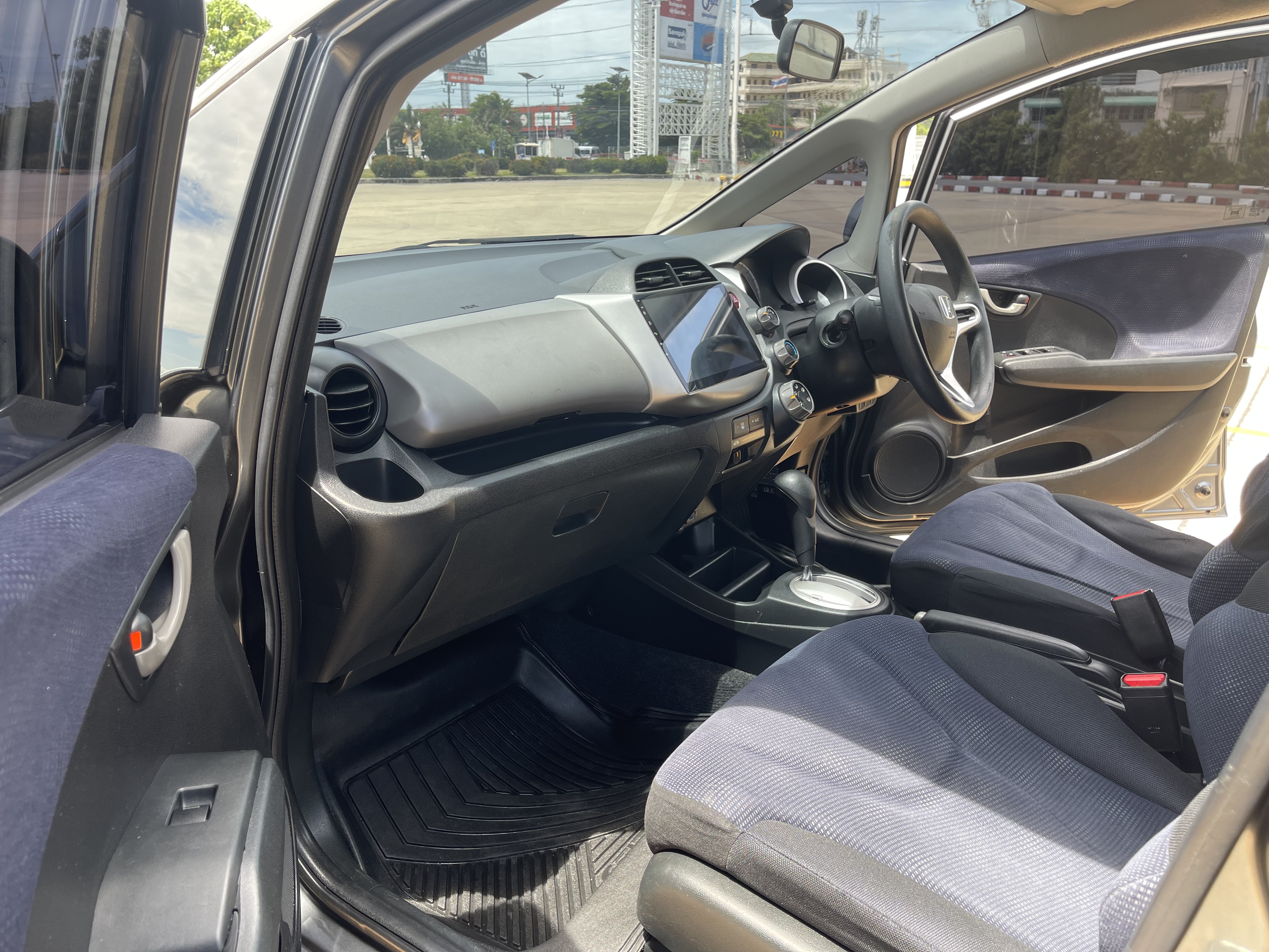 Honda Jazz 1.5 V At 2013 เทา