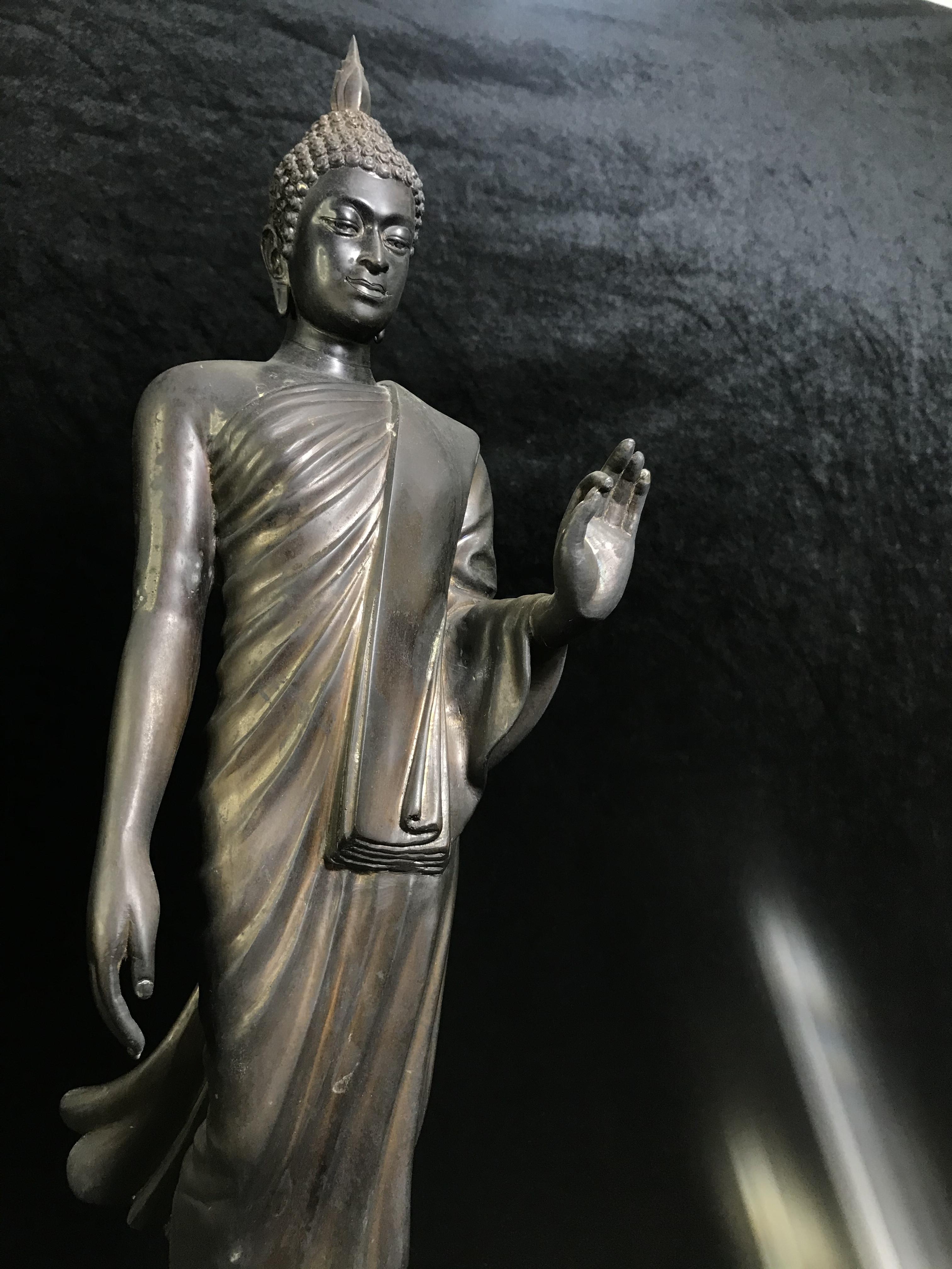 พระบูชา 25พุทธศตวรรษ พระศรีศากยะทศพลญาณ ประธานพุทธมณฑลสุทรรศน์ ปี 2530 ตราสัญลักษณ์ ในมหาวาระพระชนมพรรษา ครบ 5 รอบ 60 พรรษา เมื่อ 5 ธันวาคม พ.ศ. 2530 หมายเลข (๑๕)๓๖๕ ขนาดความสูง 15 นิ้ว รวมฐานสูง 18 นิ้ว(นิยมหายาก)