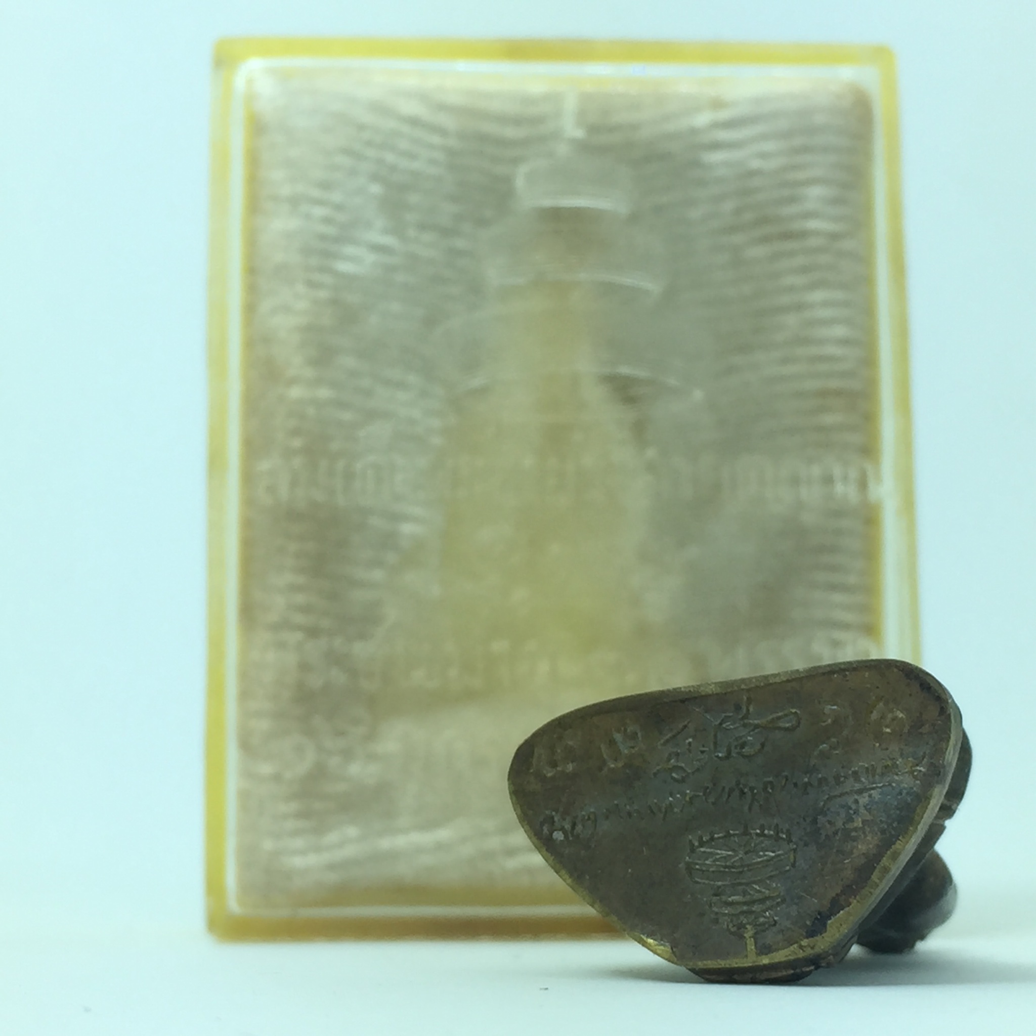 พระกริ่งวชิรมงกุฎ ฉลอง 100 ปี วัดมกุฎกษัติยาราม ปี 2511 "พิมพ์กลาง" เนื้อนวโลหะกล่องเดิม(ในหลวง ร.9 เสด็จเททอง)