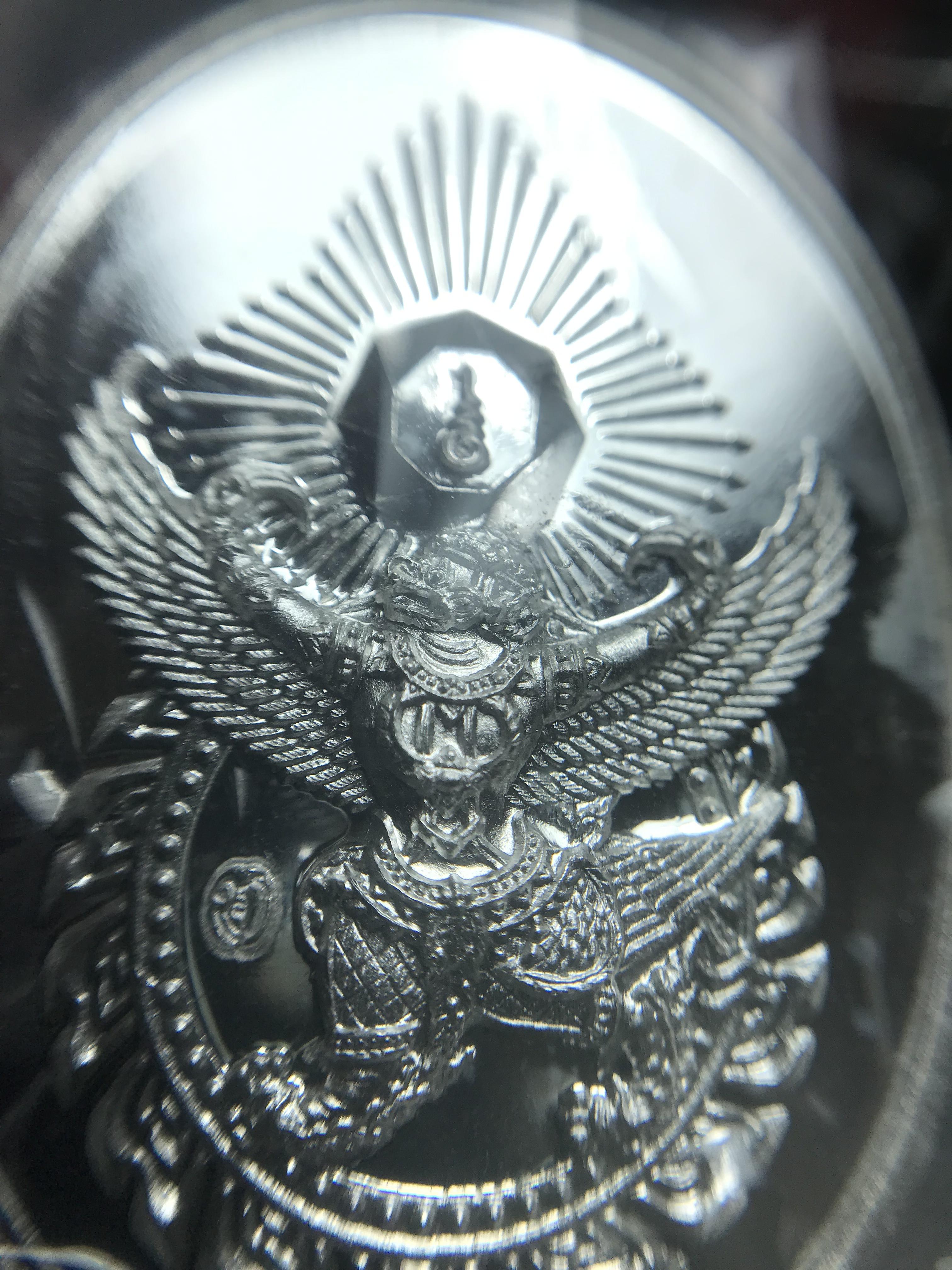 เหรียญดวงตรามหาเดช หลังยันต์มงกุฏพระเจ้า วัดตรีทศเทพวรวิหาร ปี2553 เนื้อเงิน