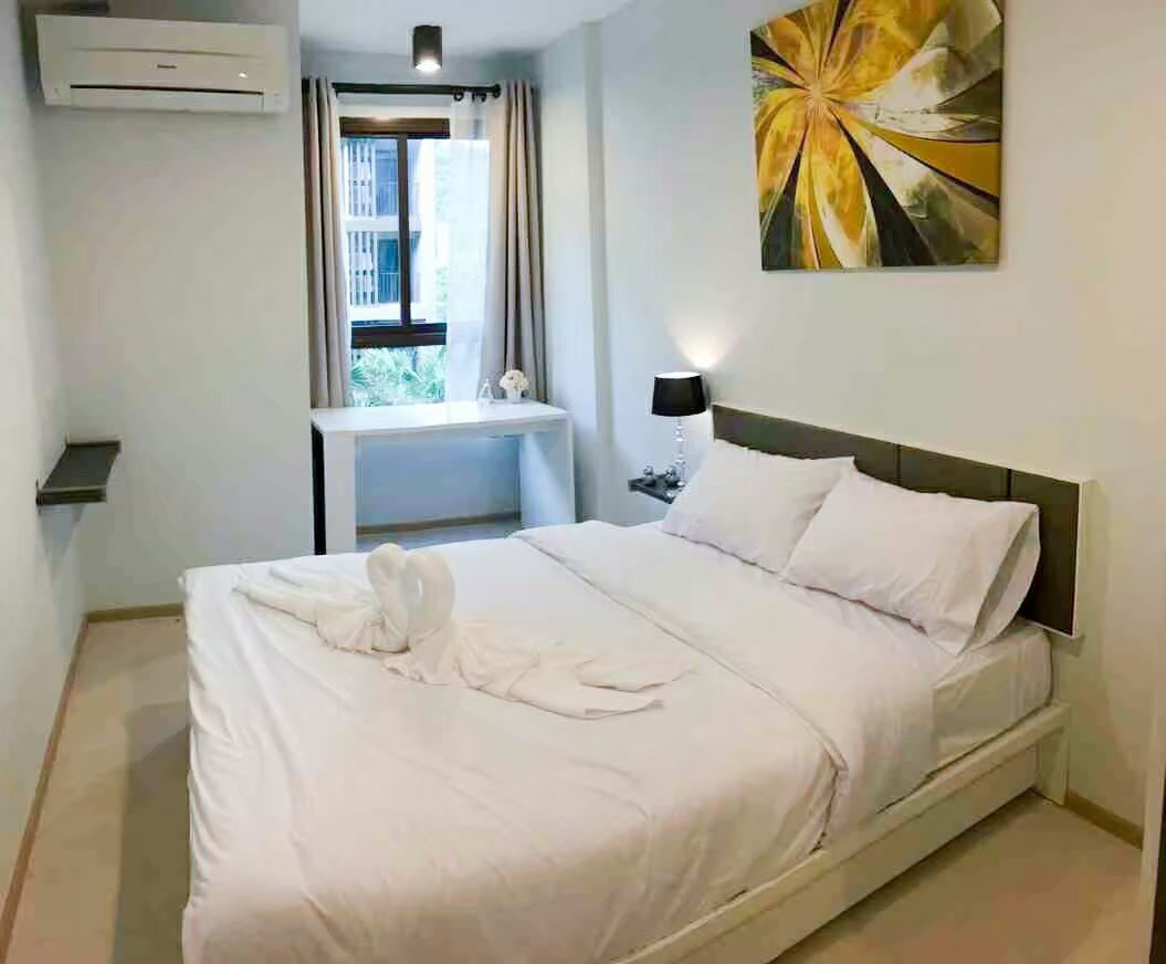 For Sale : Phuket City, Zcape III Condominium Phuket 1 Bedrooms 3rd Flr. Pool View. 33 Sqm.
