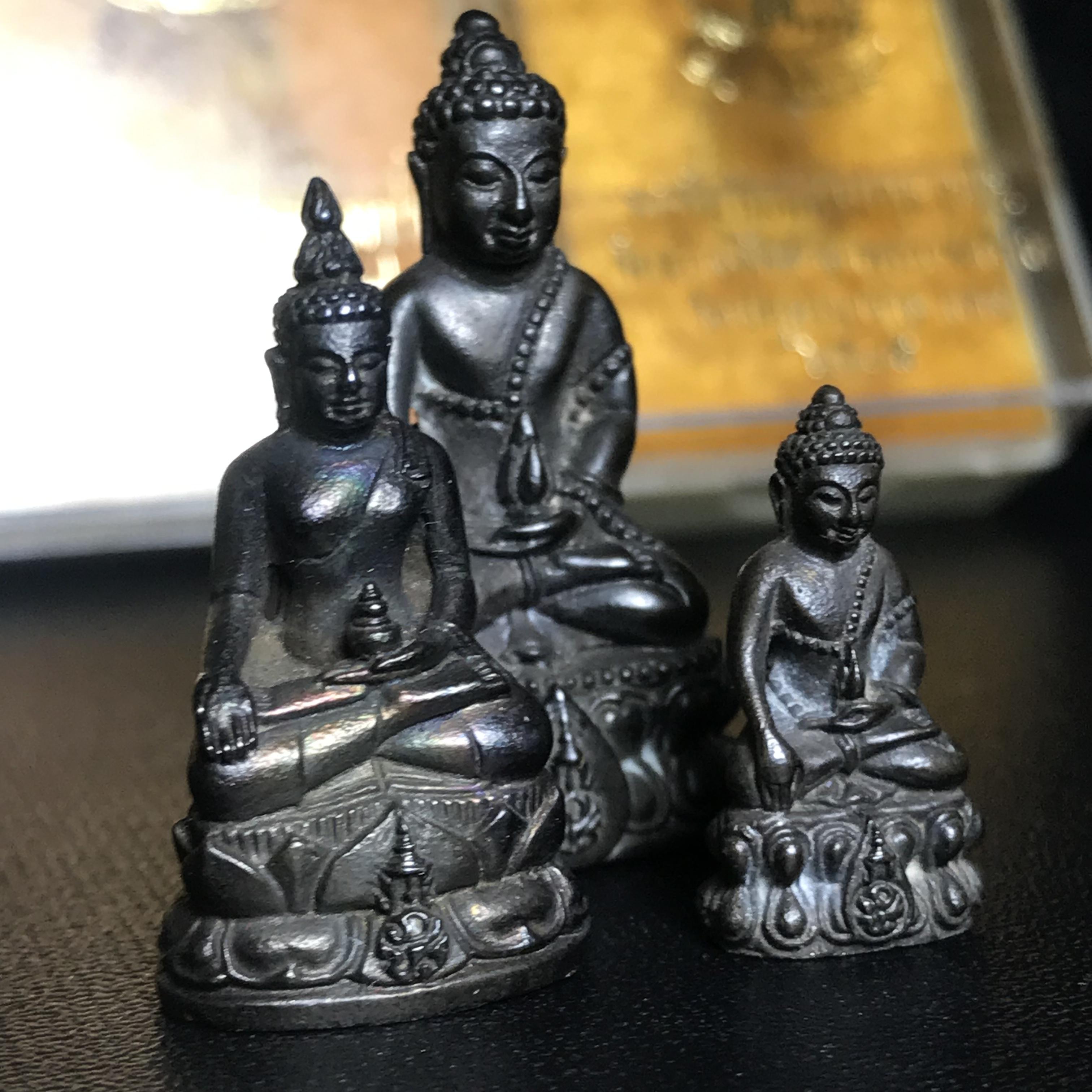 พระกริ่งนวปทุม ภปร.-พระชัยวัฒน์นวปทุม ภปร.-พระกริ่งไพรีพินาศ ภปร. รุ่นแรก วัดปทุมวนาราม ครบชุดเนื้อนวโลหะ ปี2535(ในหลวงรัชกาลที่9เสด็จเททอง)(1ใน3000องค์)หายาก